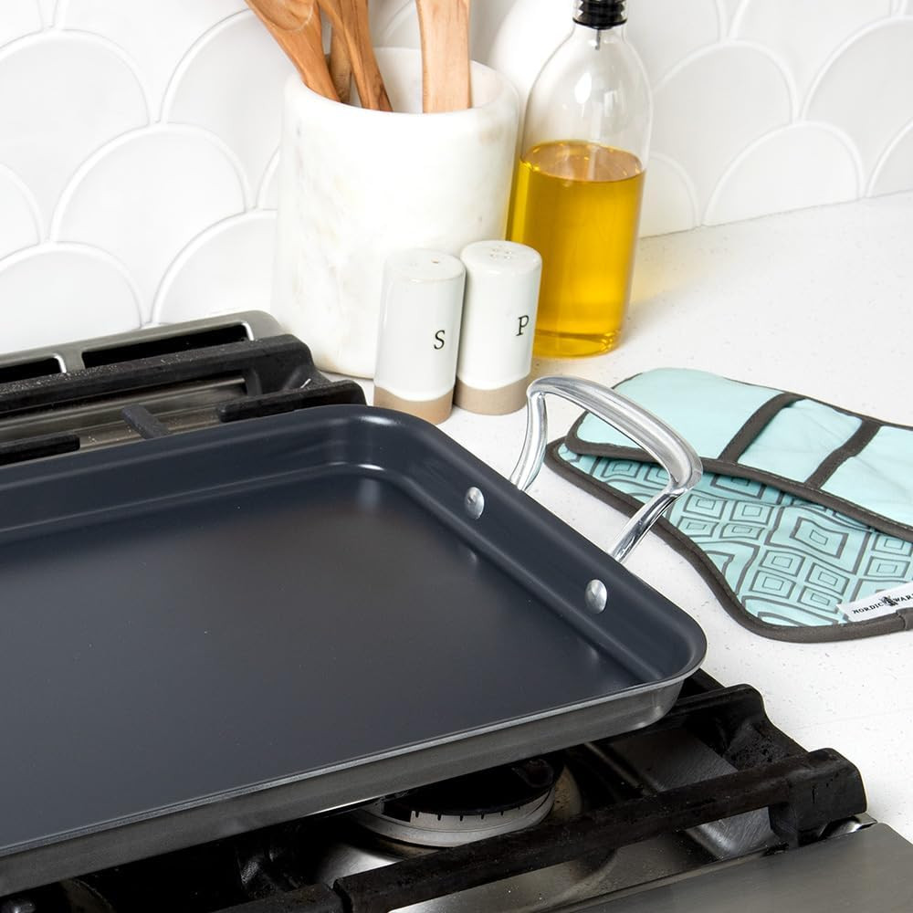 Double Burner High-Sided Formed Griddle with 2 Oven Hot Pads