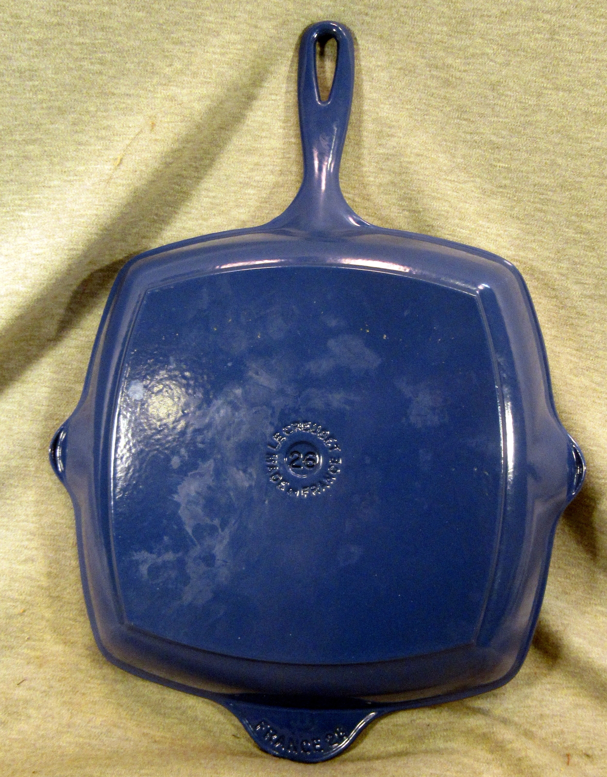 LOT 2 LE CREUSET 12″ X 10″ PAN #26 AND 14.5″ X 10″ OVAL SKILLET #31 CAST (87510)
