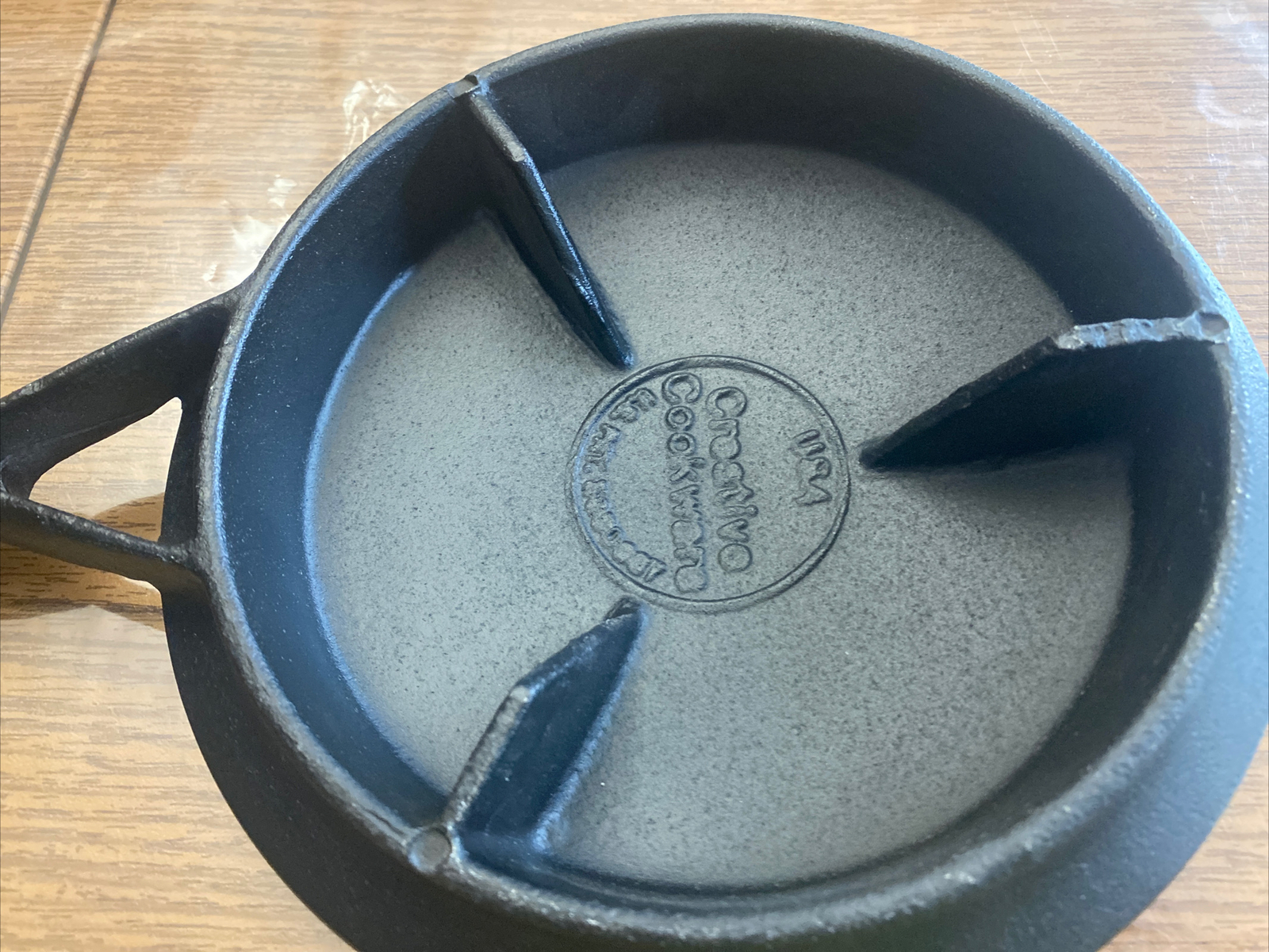 Vintage Crepe Griddle Cast Iron 8” Cooking Pan Wood Handle Creative Cookware USA