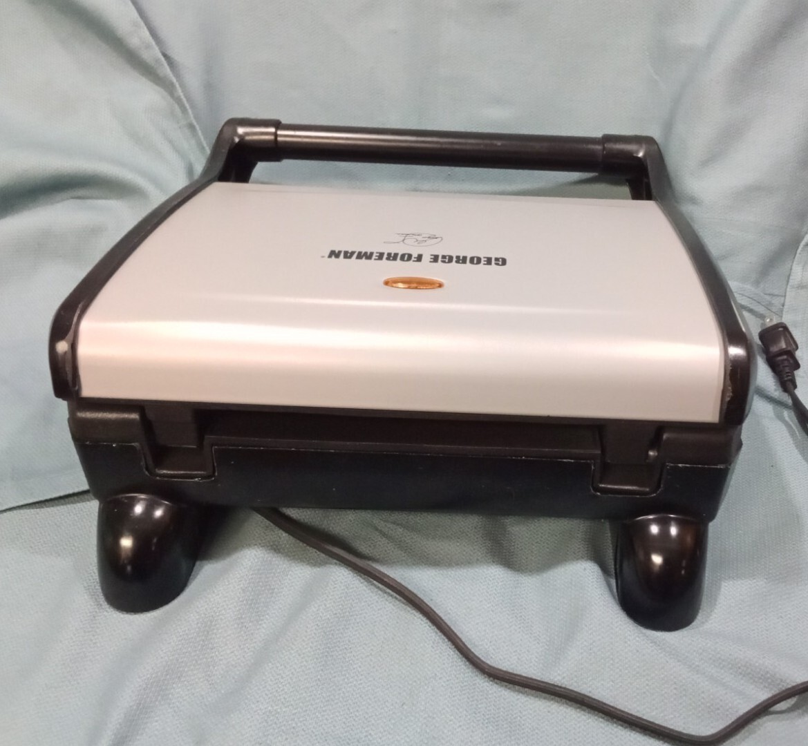 George Foreman Grilling Machine GRV80