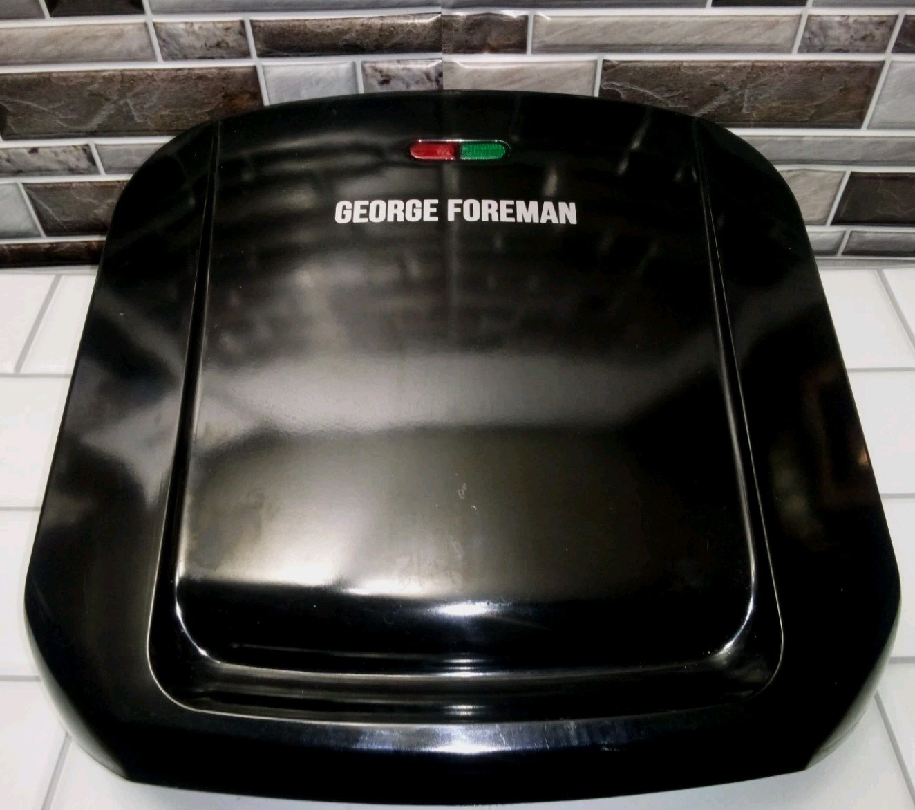 George Foreman Portable Electric Grill 120V 60Hz 1150W Model: GRP1060B W/ Tray
