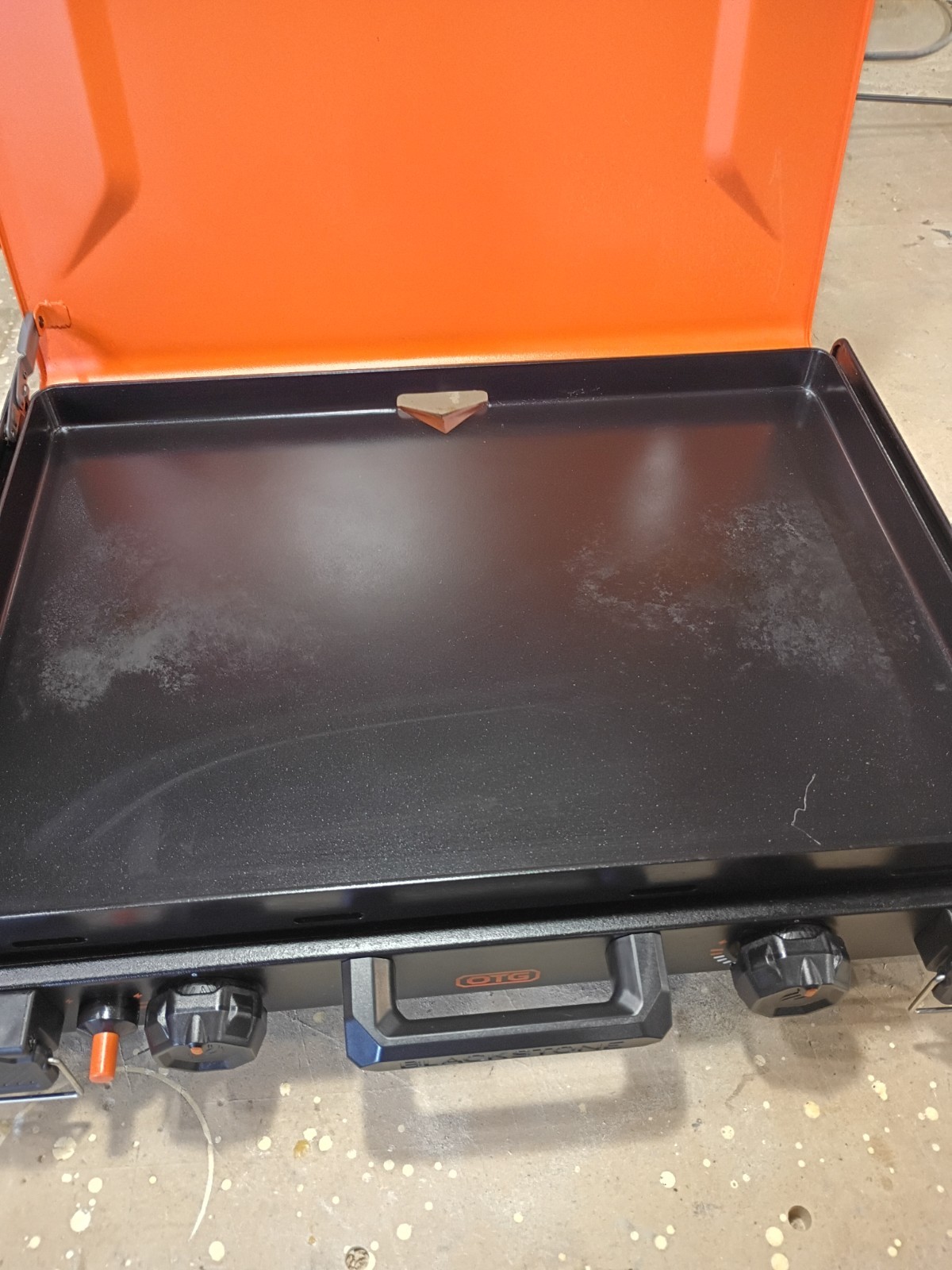Blackstone Portable Griddle Grill, Rectangle, Black with Orange Lid