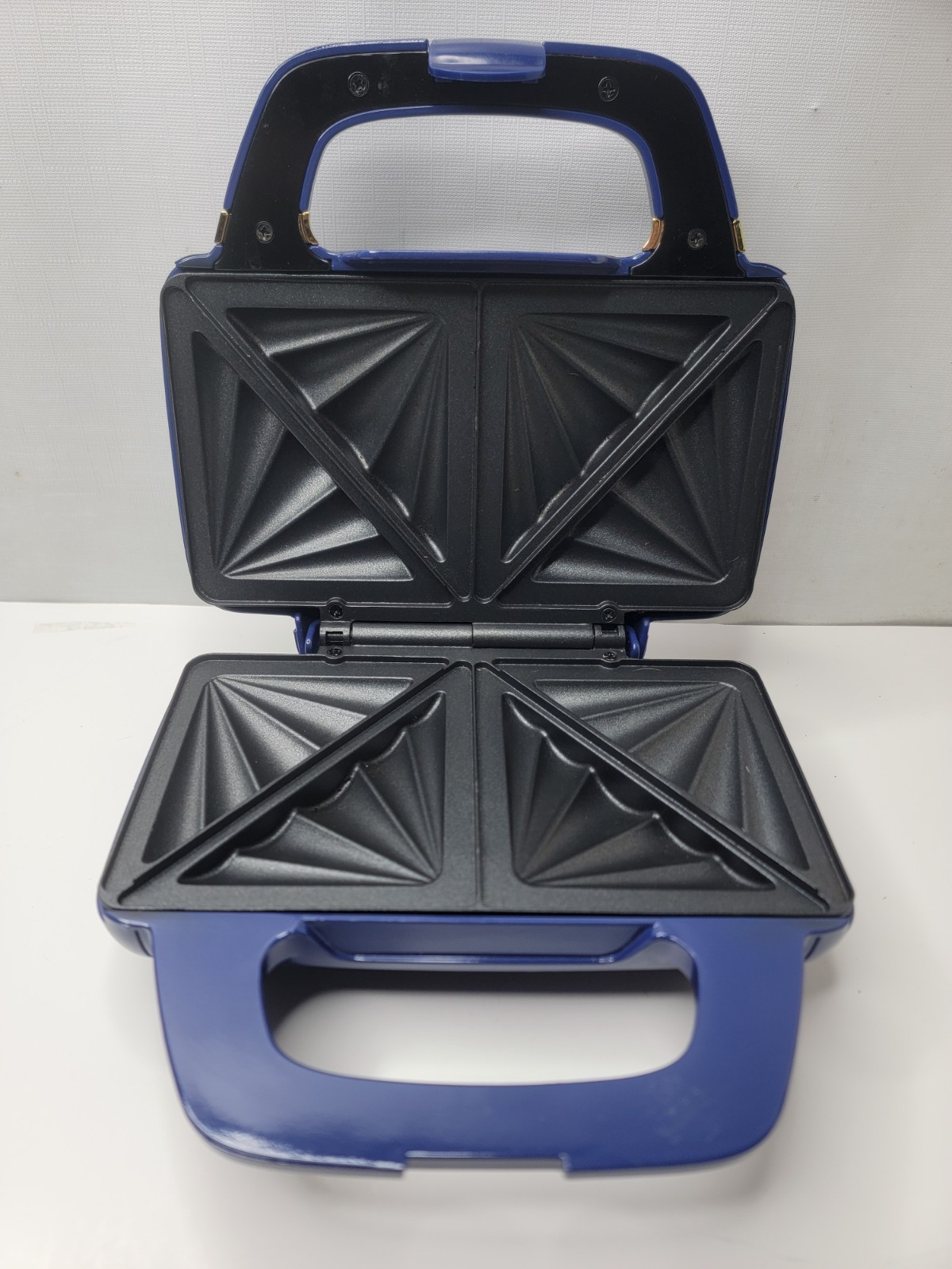 Kitchen Couture by Dash Purse Sandwich Press Maker Nonstick MERLOT DKCS100BU