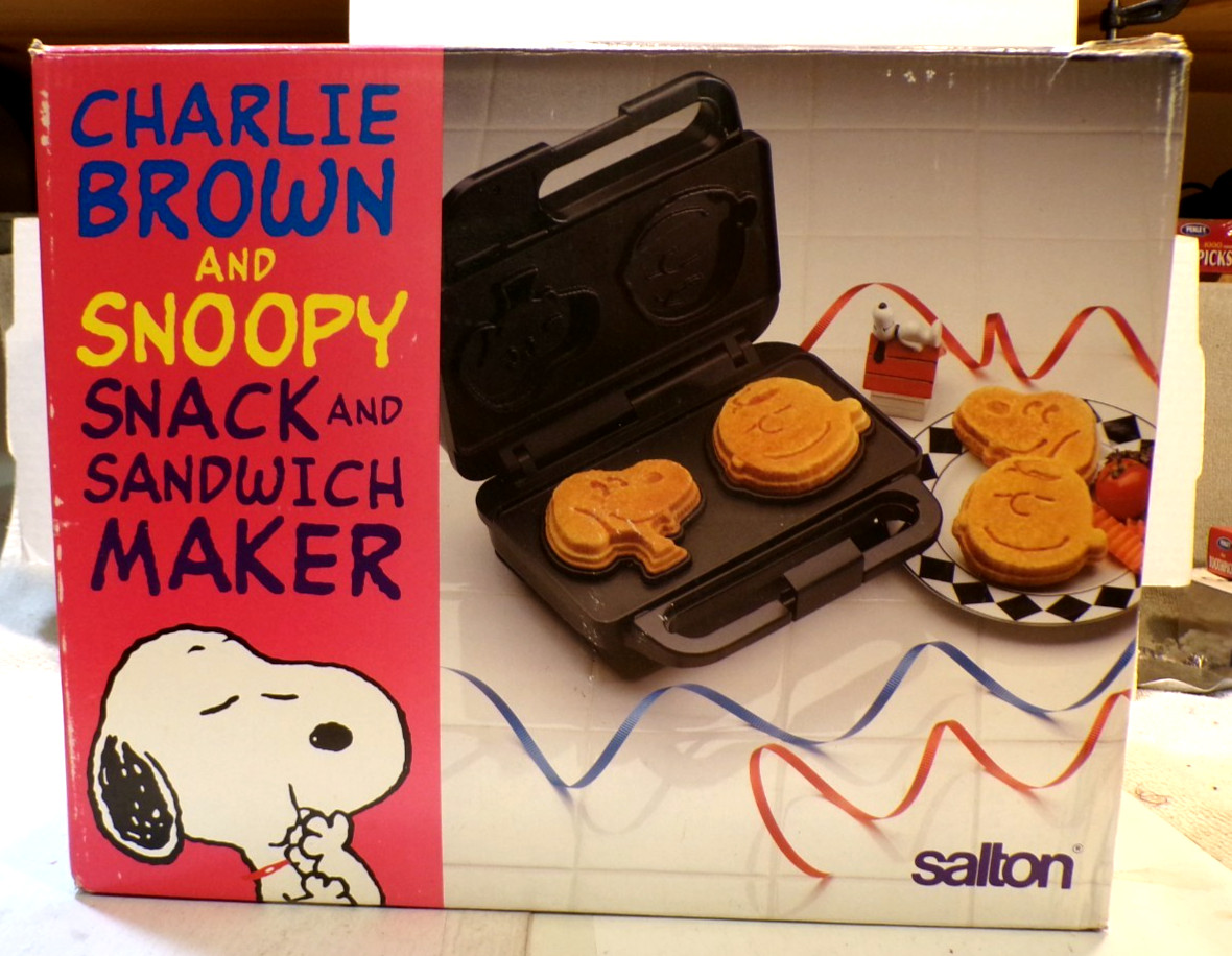 Charlie Brown and Snoopy Snack and Sandwich Maker © 1992, Salton SA-12