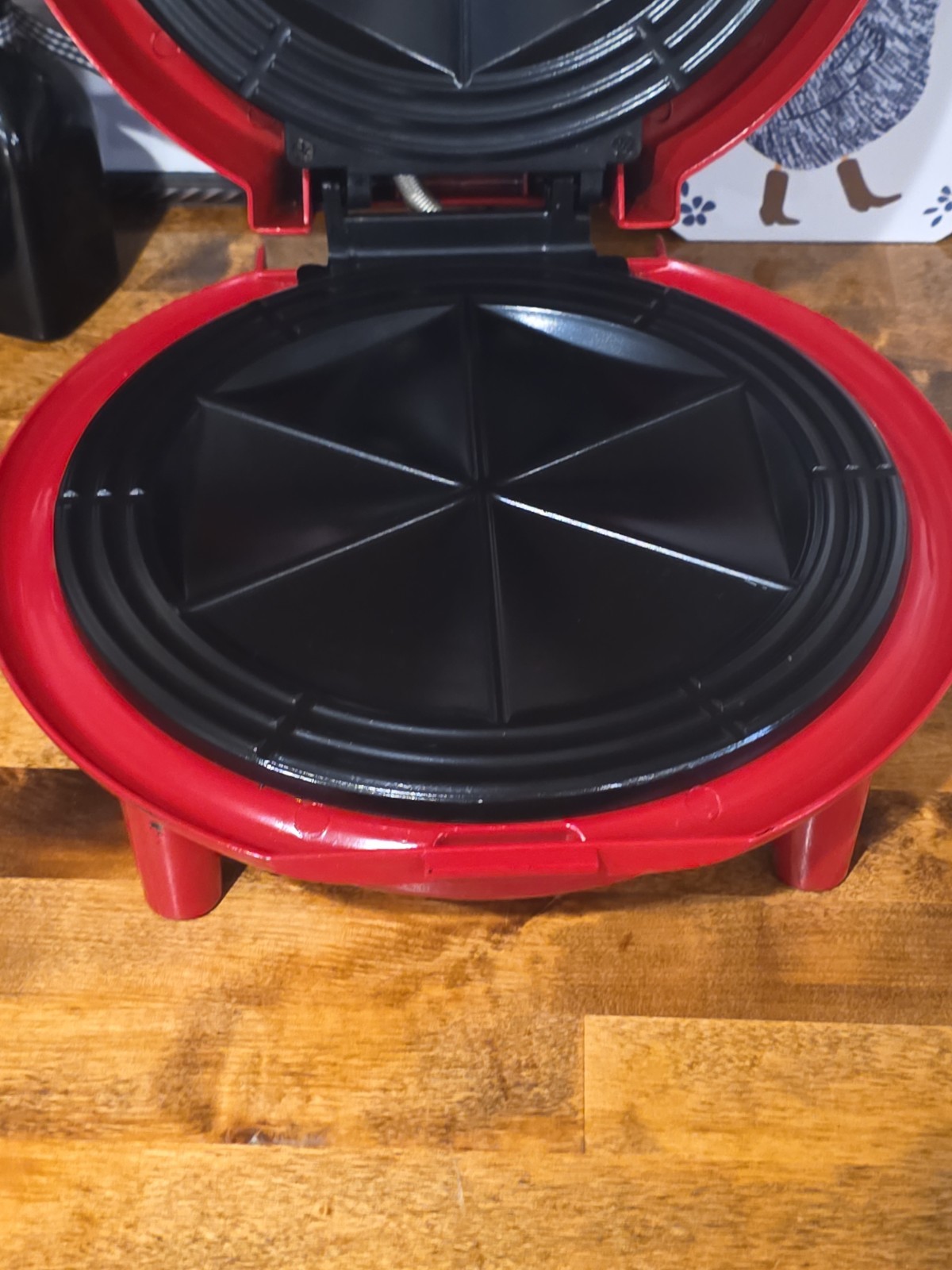 The El Paso Chile Company Red Quesadilla Maker – Used Only a Few Times