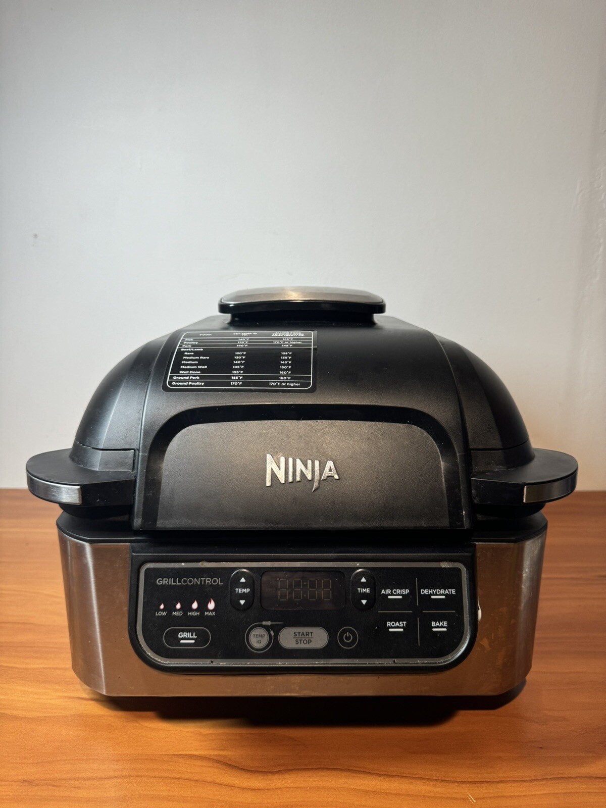 Ninja Foodi AG400 5 in 1 4 Quart Indoor Grill & Air Fyer