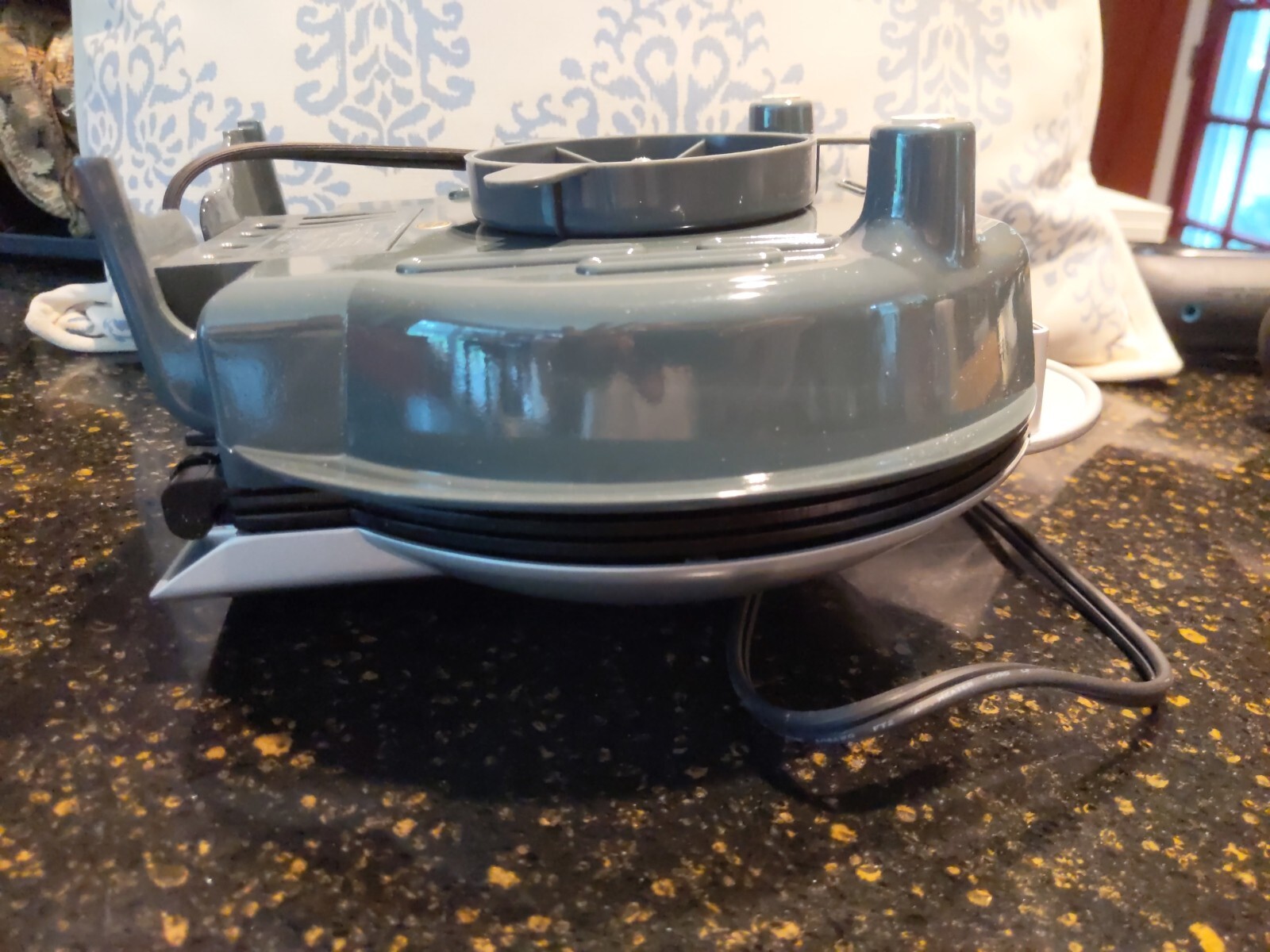 GT Express 101 Grill New Without Box Non-stick Recipe Book Included