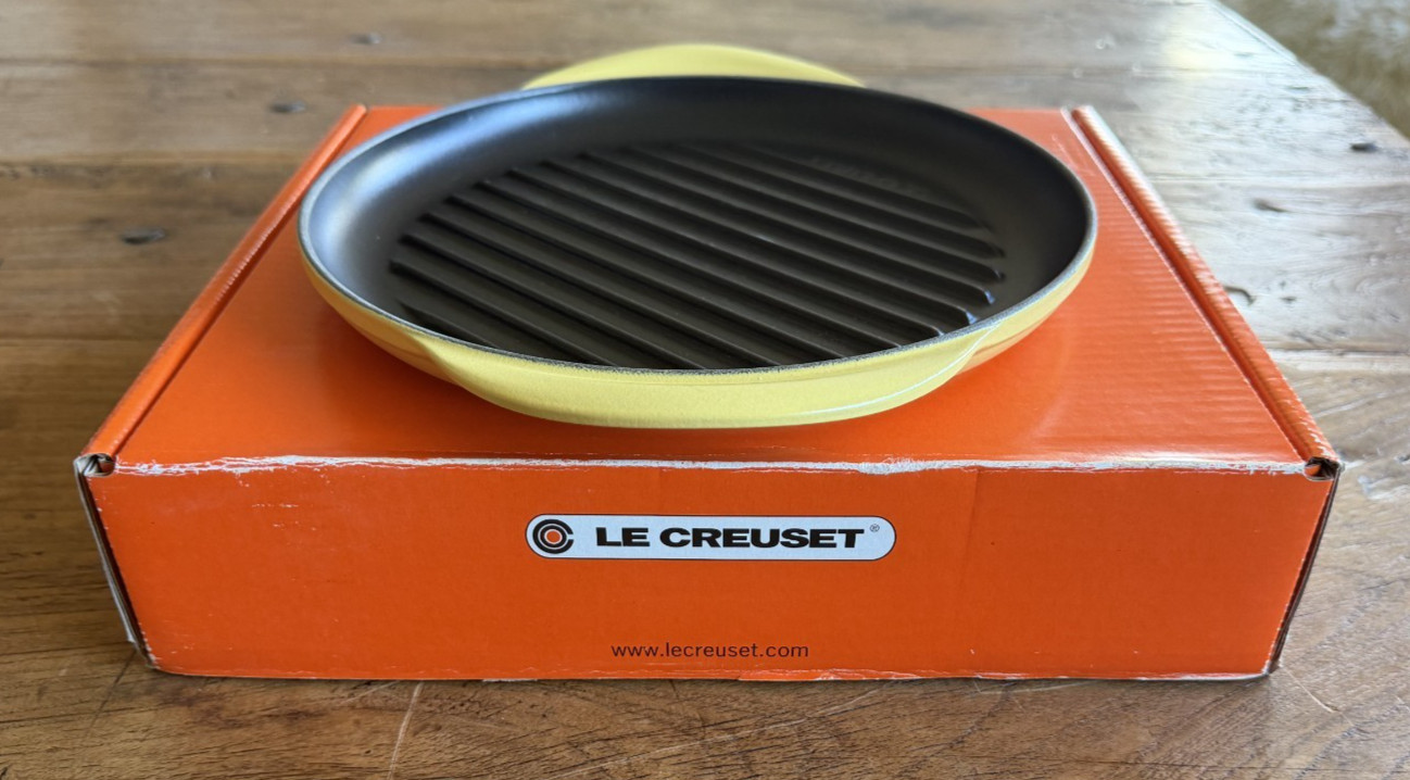 Le Creuset Enameled Cast Iron Round Grill Plate 25 cm 10.25 in Mimosa Yellow NEW