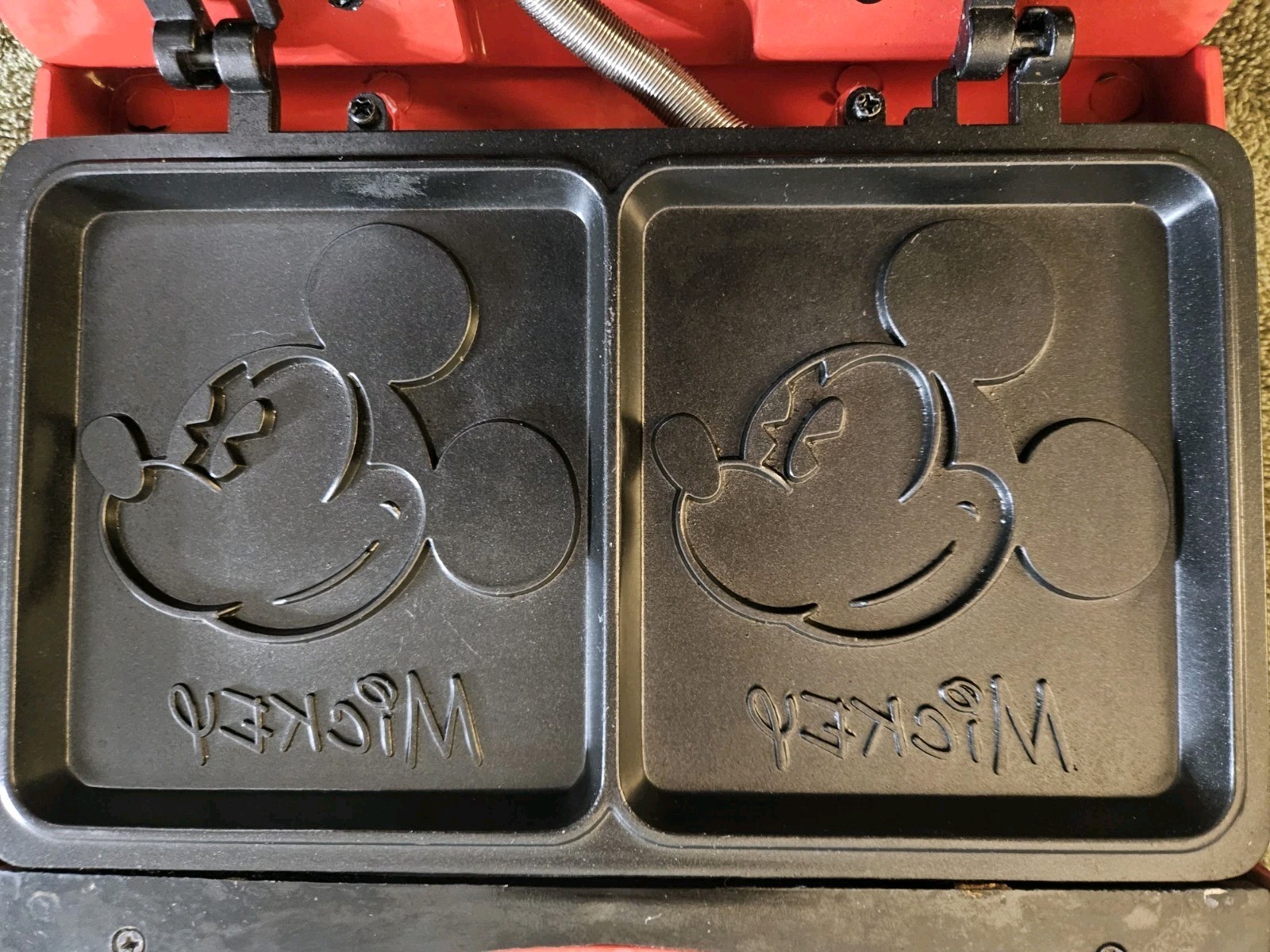 Disney Mickey Mouse French Toast Hot Sandwich Maker DCM-51 600W Makes 2 @ a time