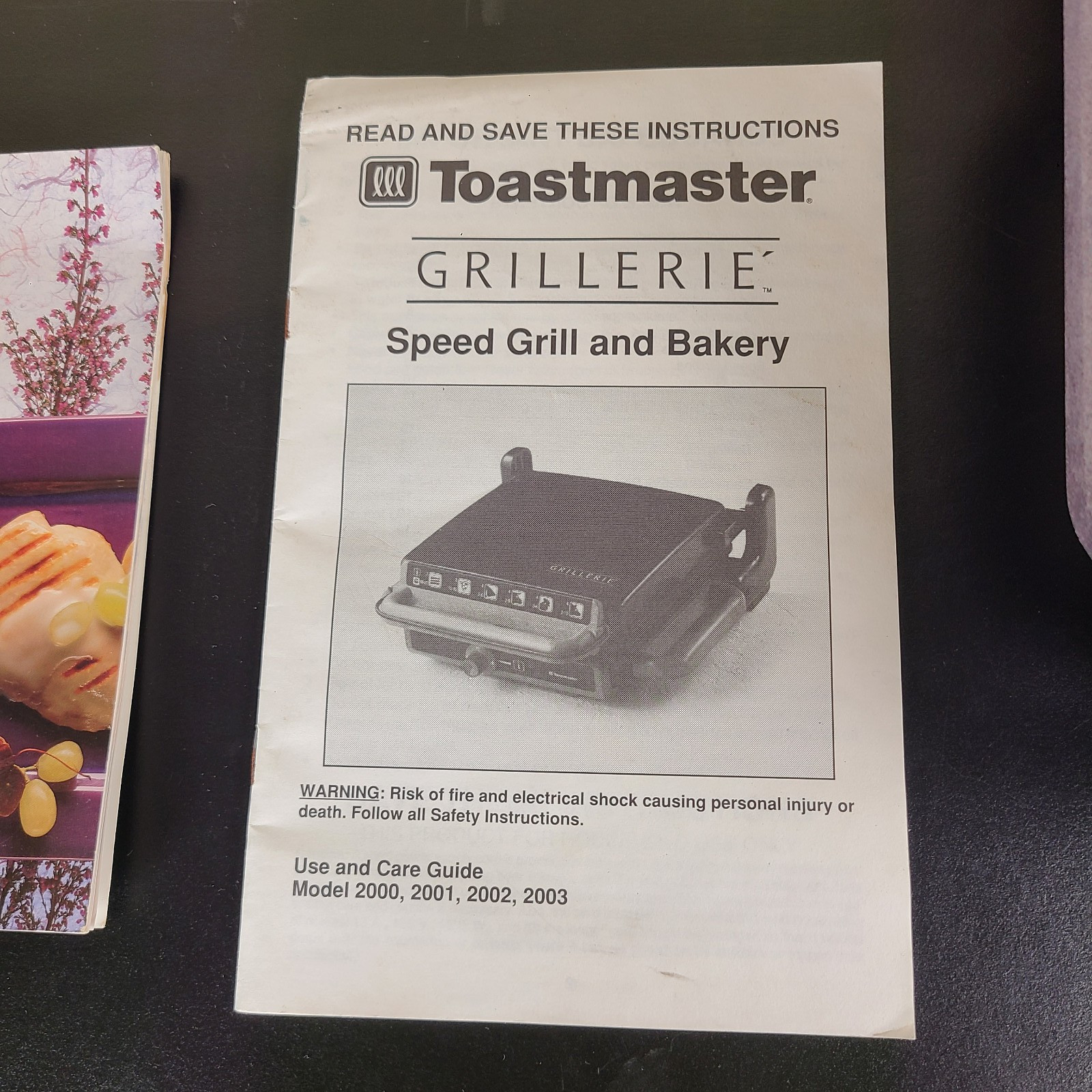 VTG 90s / 00s Toastmaster Grillerie Model 2000 Speed Grill & Bakery w/ Plates