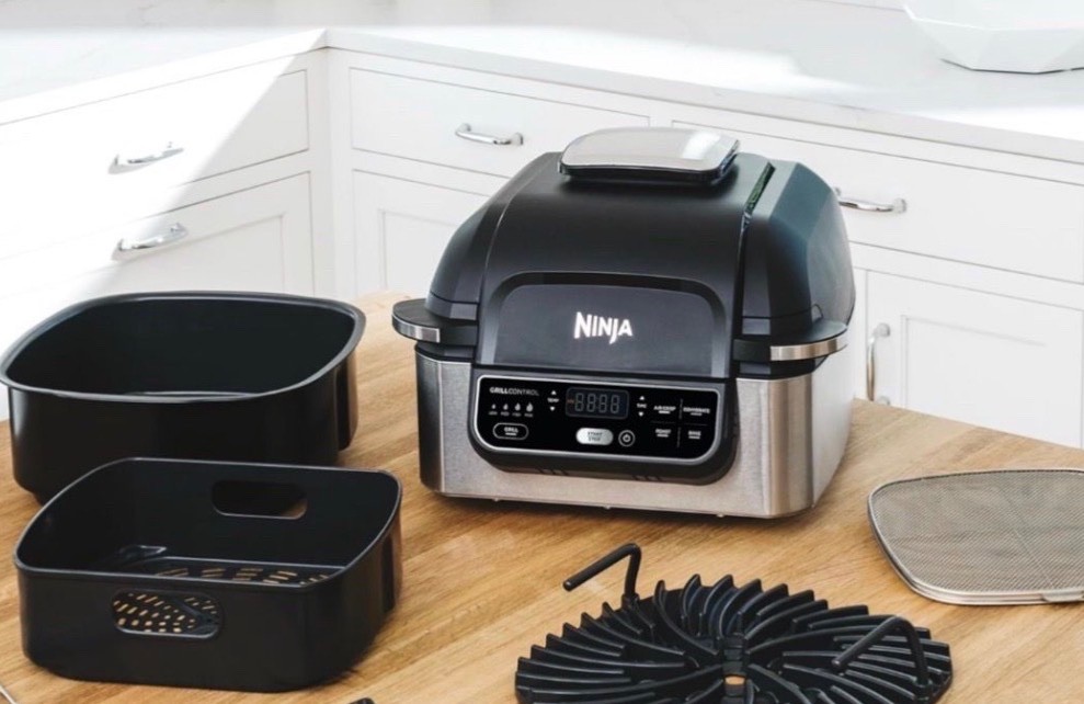 Ninja Foodi 4-in-1 Indoor Grill and Air Fryer – 4 qt. Air Black/Silver (AG300BF)