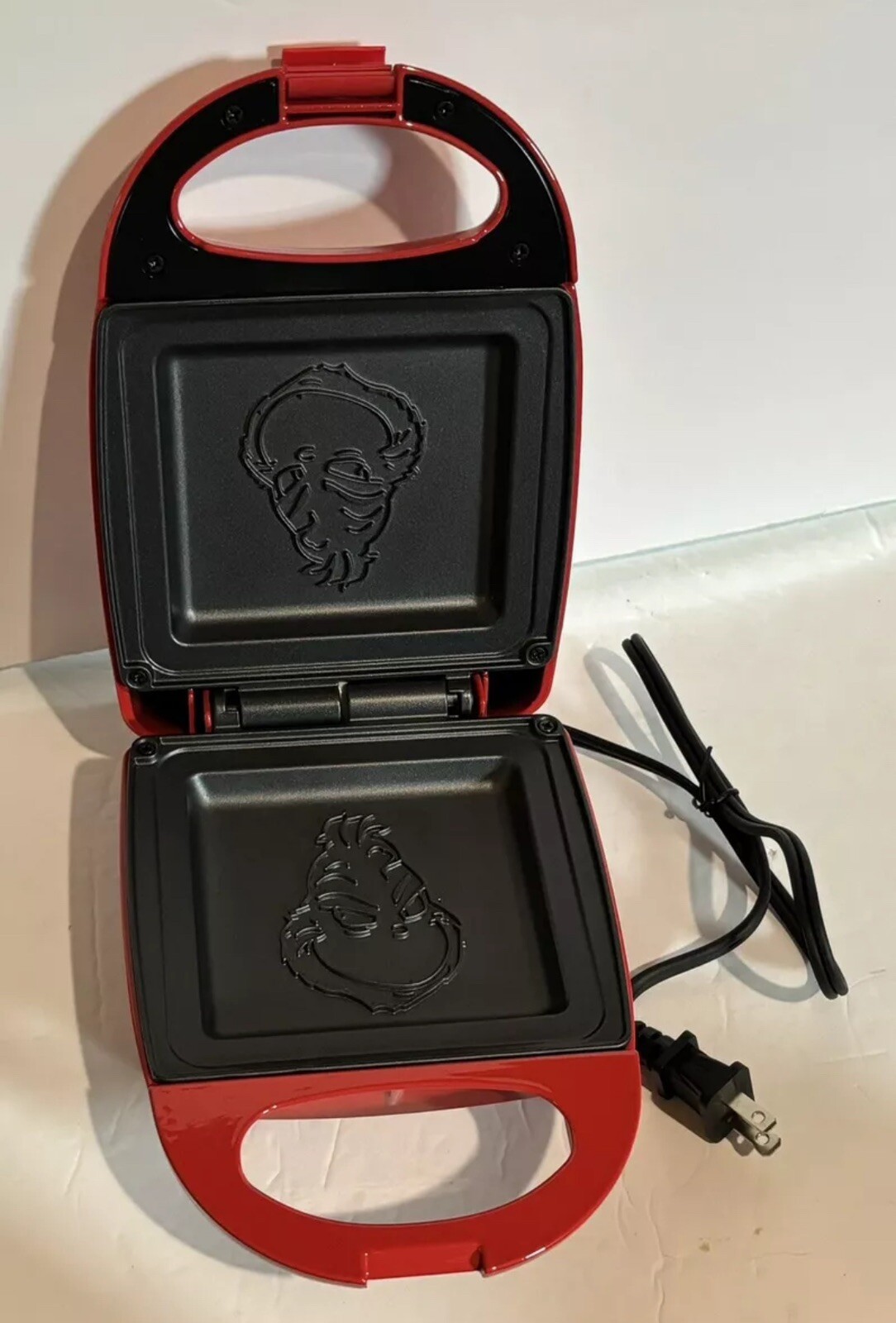 New -Dr. Seuss The Grinch Grilled Cheese Panini Sandwich Maker Non Stick