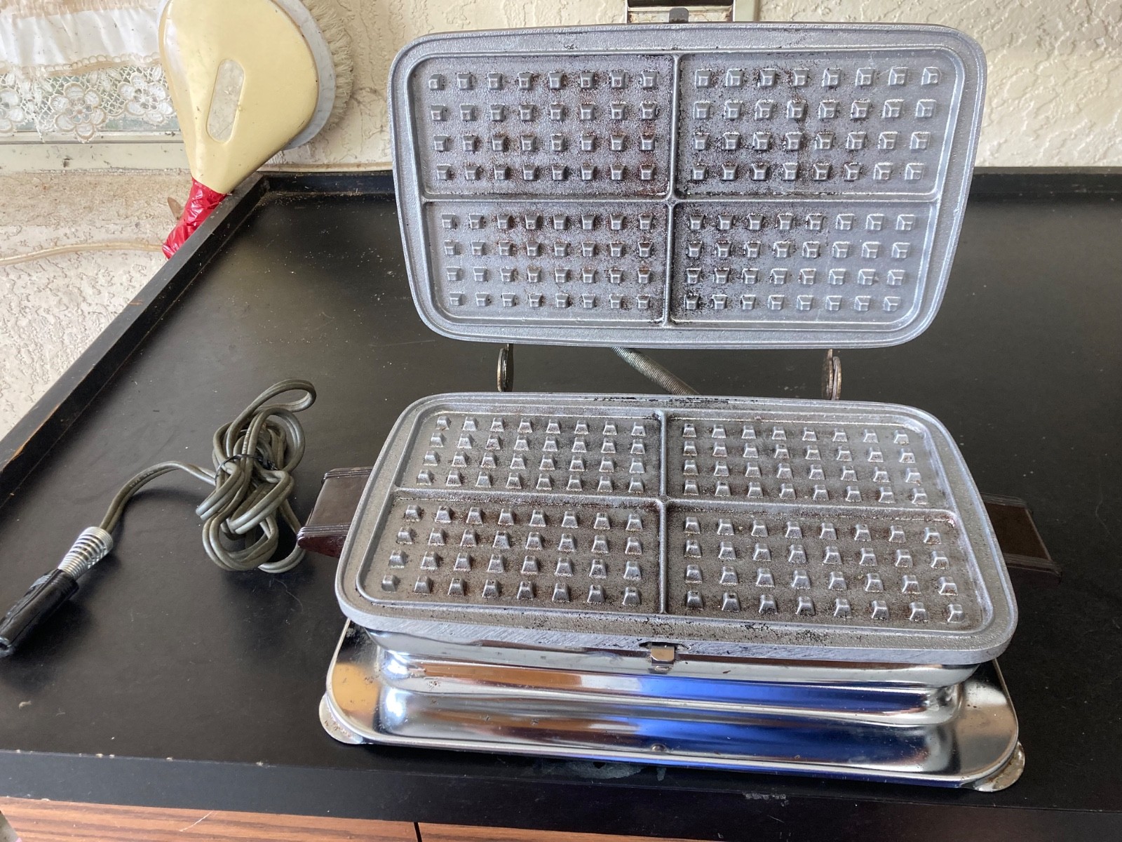Toastess Waffle Maker and Griddle Model 51 Stainless Steel 11 x 6 x 4 inches Vtg
