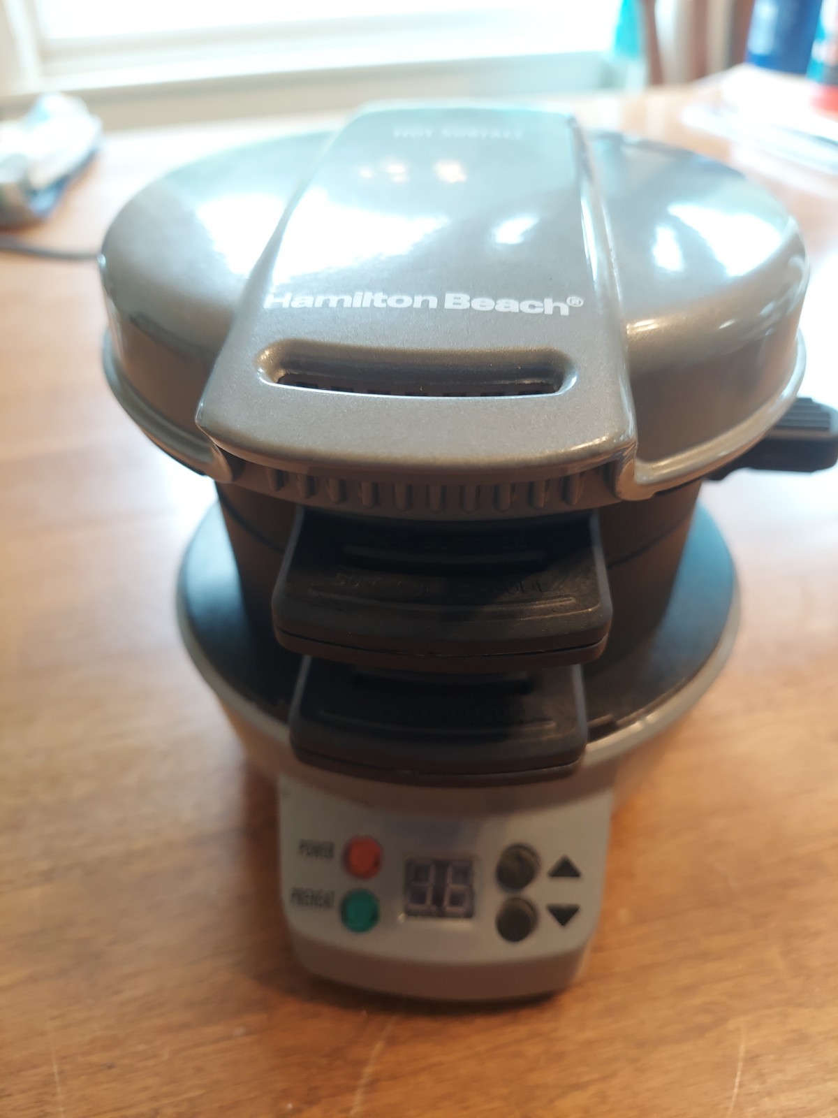 Hamilton Beach Breakfast Sandwich Maker Eggs English Muffins Croissants Waffles