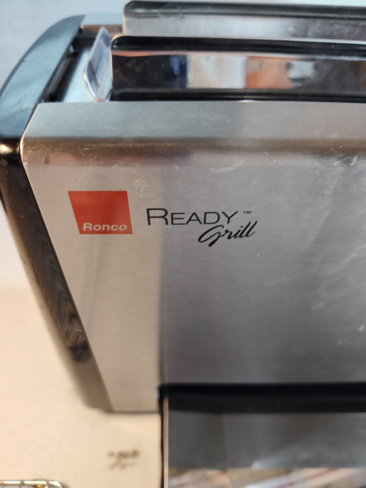 Ronco Ready Grill Indoor Cooking used RG1001BLDRM ss/black w/ basket B-2 (1102)