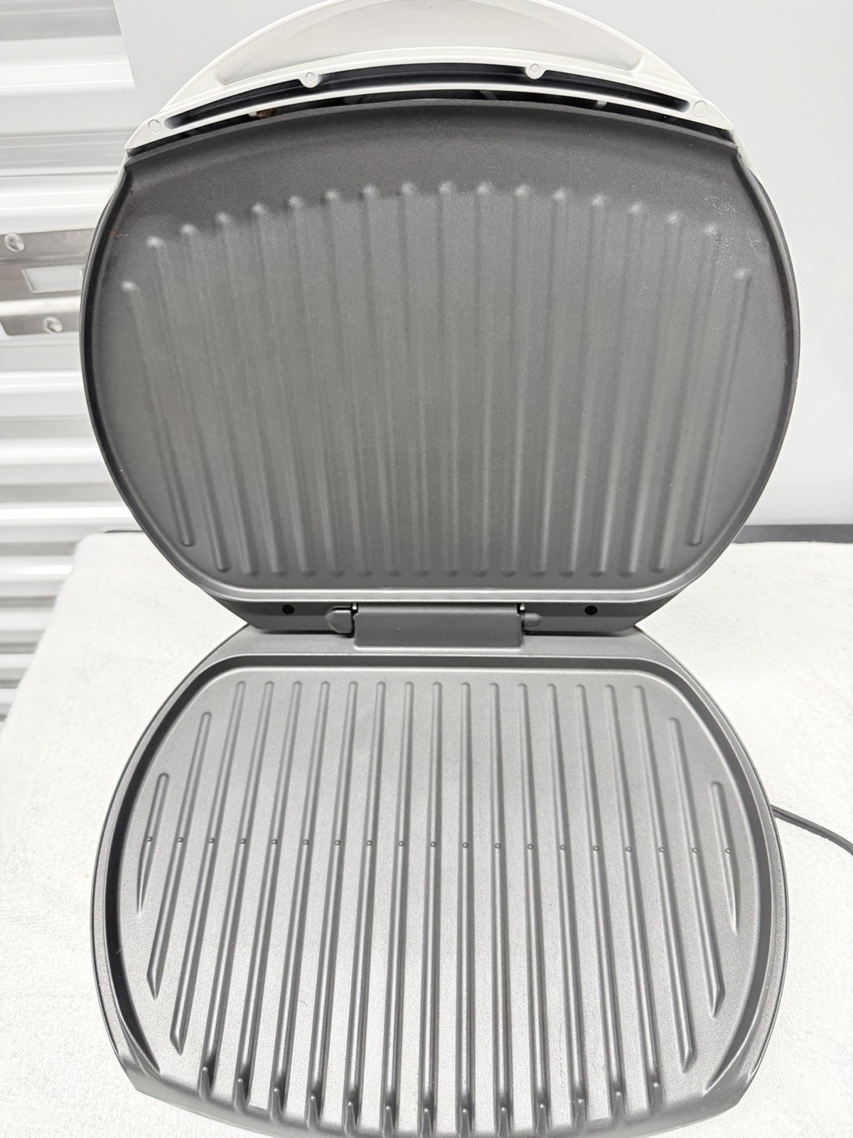 George Foreman GR-36 Electric Contact Grill 1400W Non-Stick White/Gray