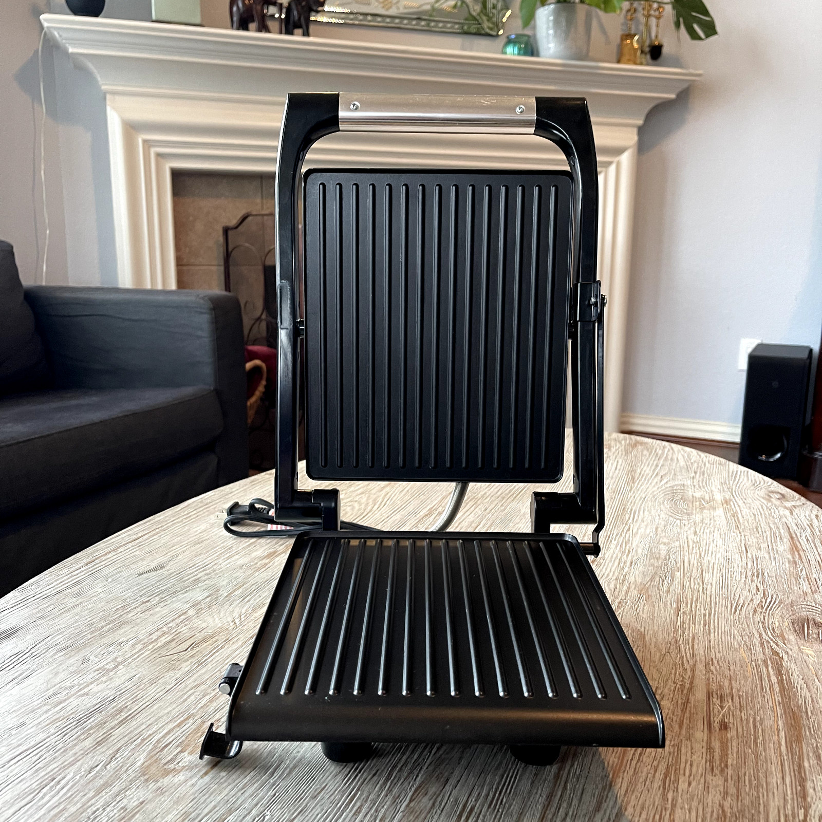 BELLA Panini Maker GH-815, 1400W, Large 8 x 9in Cooking Surface! Make 4 Sammies!