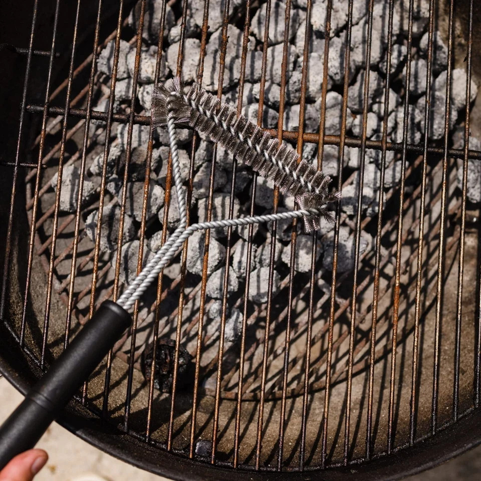 Chef Craft Select BBQ Grill Brush, 18 inches in length, Stainless Steel/Black