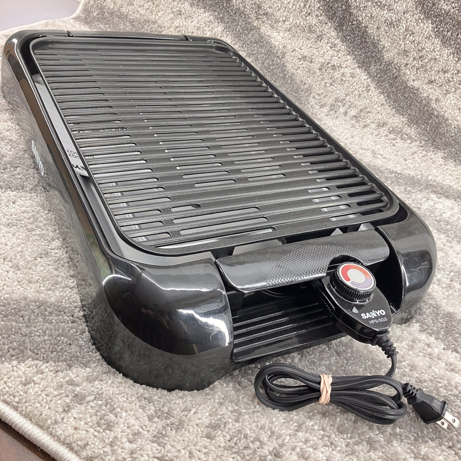 Sanyo Electric Indoor Barbeque BBQ Grill Extra Large 200 Sq In Black HPS-SG3 EUC
