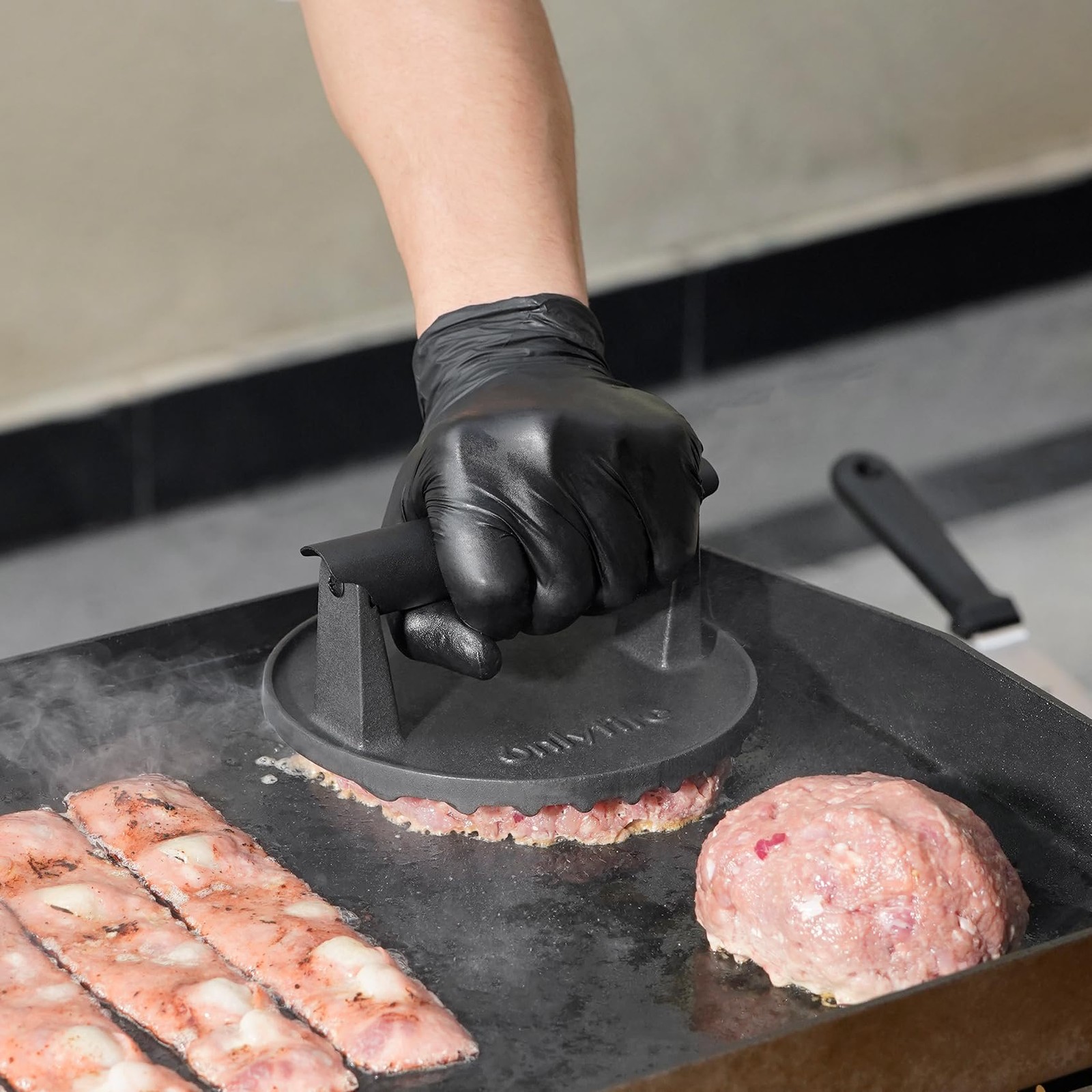 onlyfire Cast Iron Grill Press, Heavy-Duty Smash Burger Press Meat black