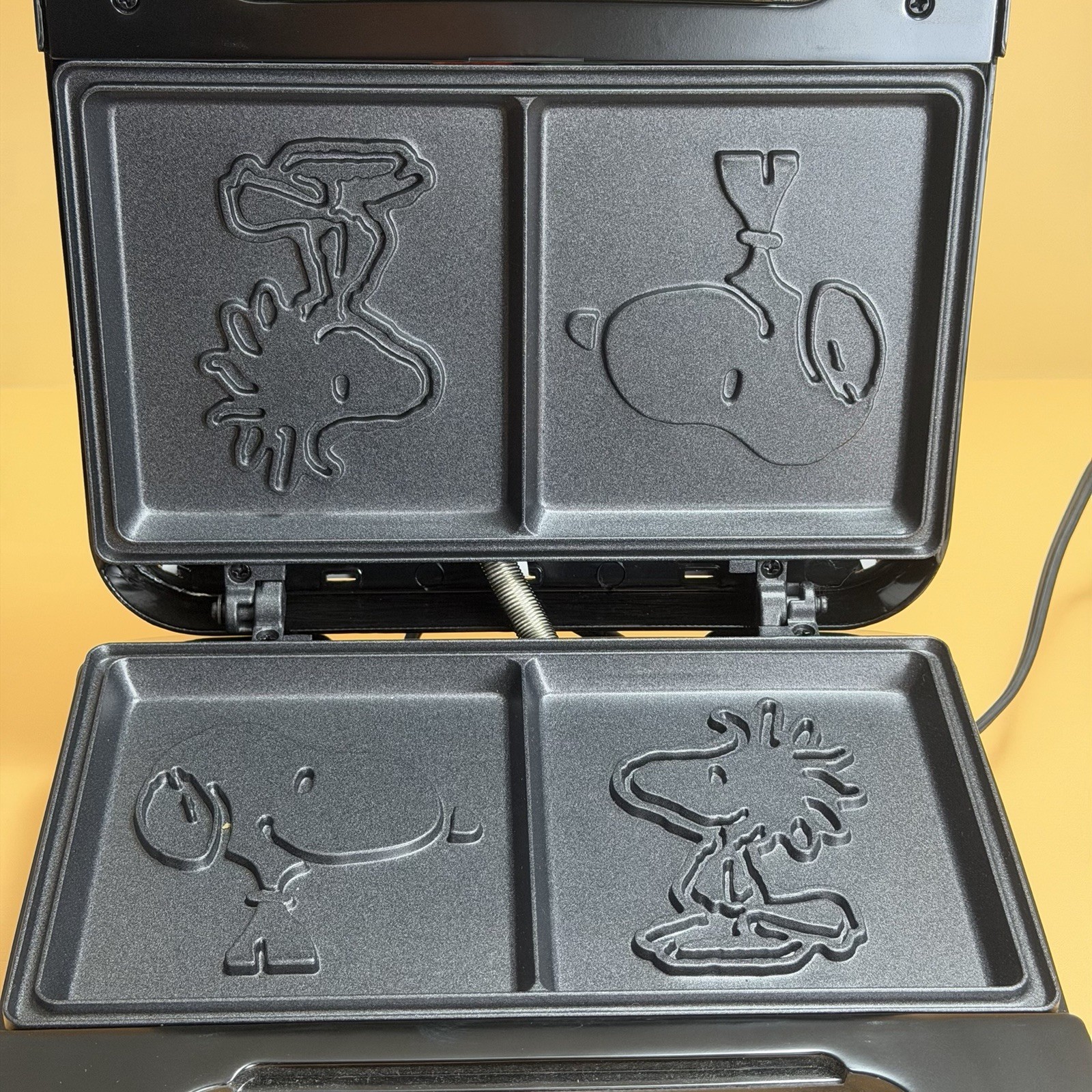 Peanuts Grilled Cheese Sandwich Maker Snoopy & Woodstock Panini Snacks Tested