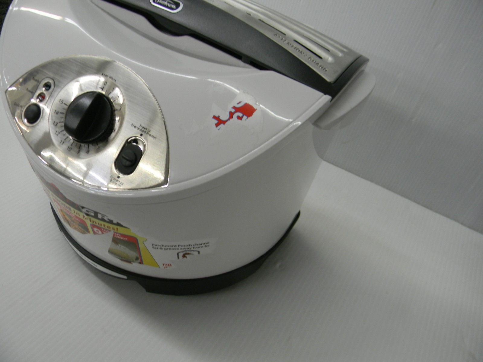 Sunbeam Rocket Grill Model RG24 “Grill Fresh Or Frozen Food In Minutes” White