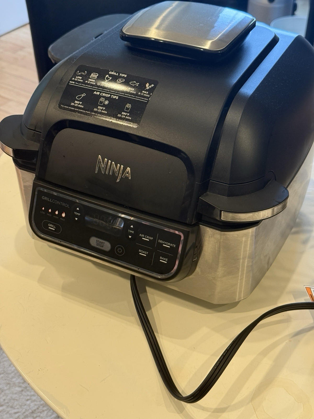 Ninja Foodi 4-in-1 Indoor Grill and Air Fryer – Black/Silver (AG300BF)