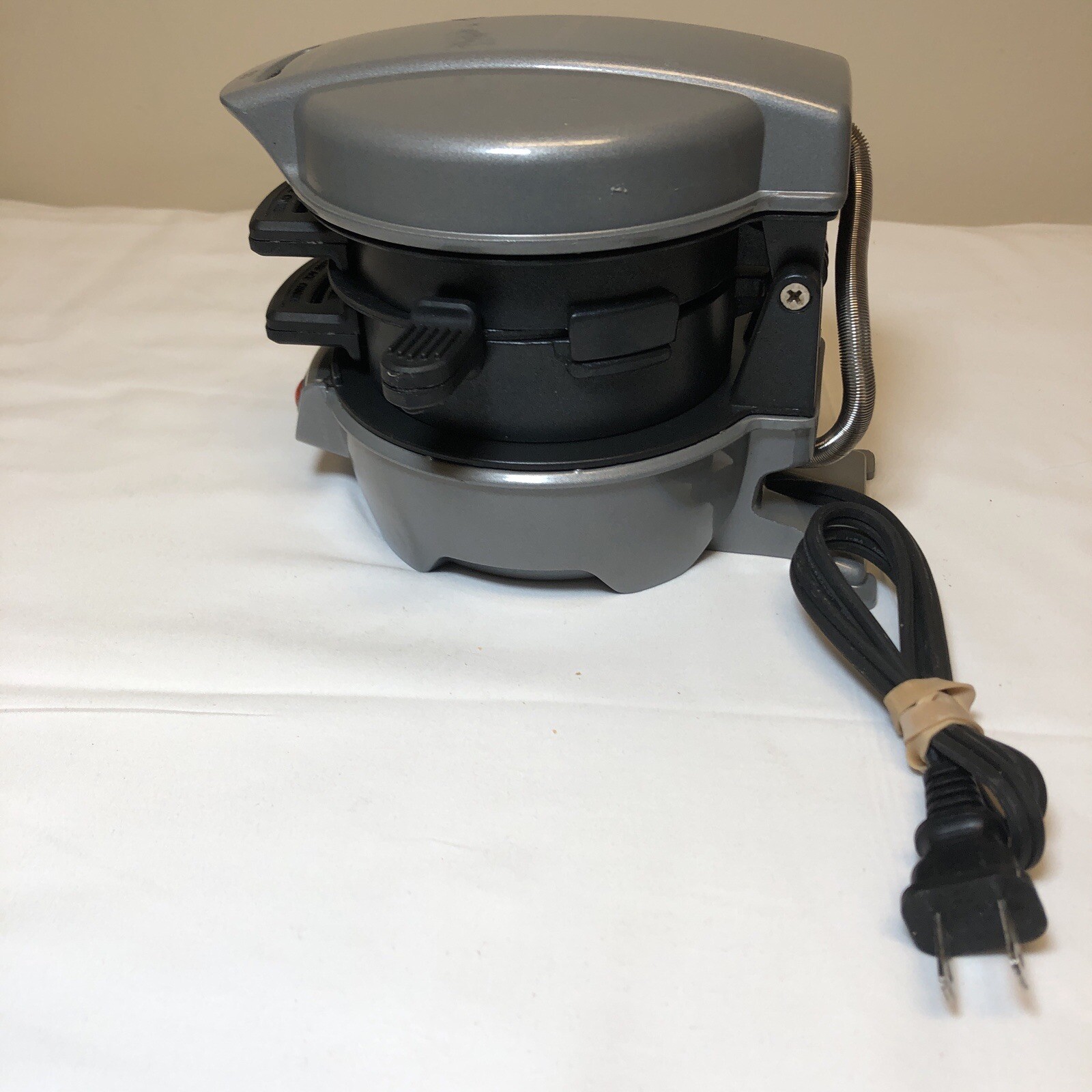 Hamilton Beach Quick and Easy Breakfast Sandwich Maker Model 25475A Non Stick