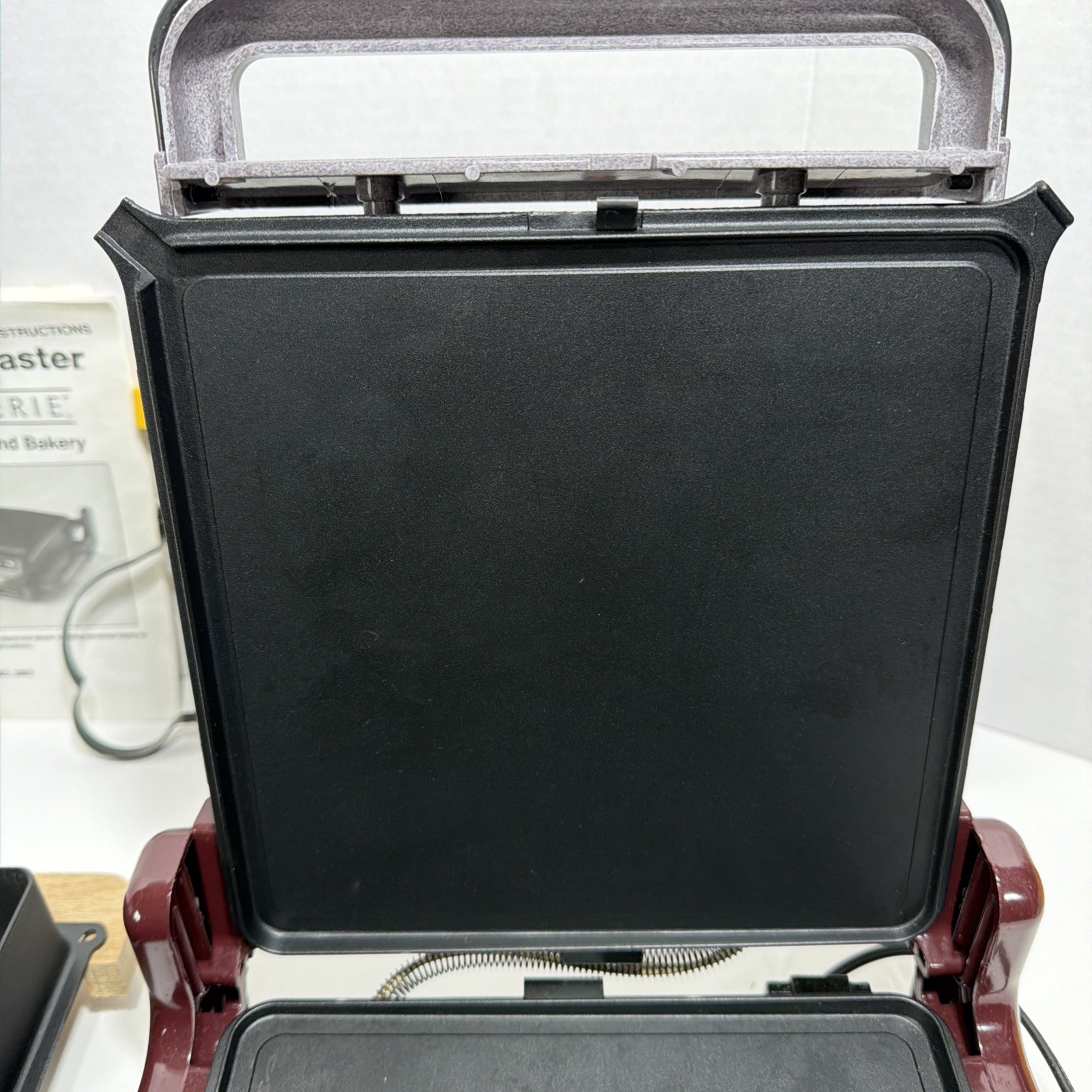 Toastmaster Grillerie 2000 Indoor Electric Speed Grill Bakery Red Brown Works
