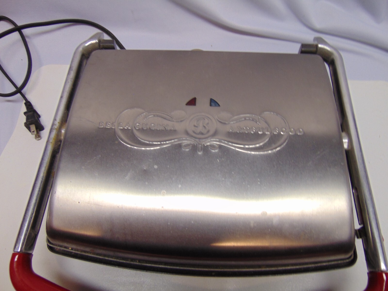 Bella Cucina Panini Grill with red handle #13002 1400W 12″ x 10 grilling surface