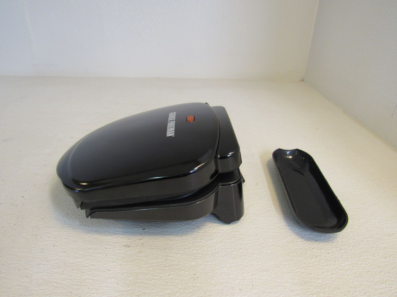 George Foreman 2 Serving Classic Plate Electric Indoor Grill 22-in Cord GR10B
