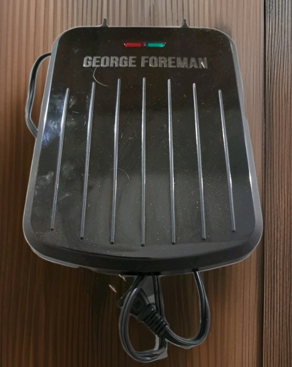 George Foreman GRS040BZ 2 Serving Classic Plate Electric Indoor Grill & Panini