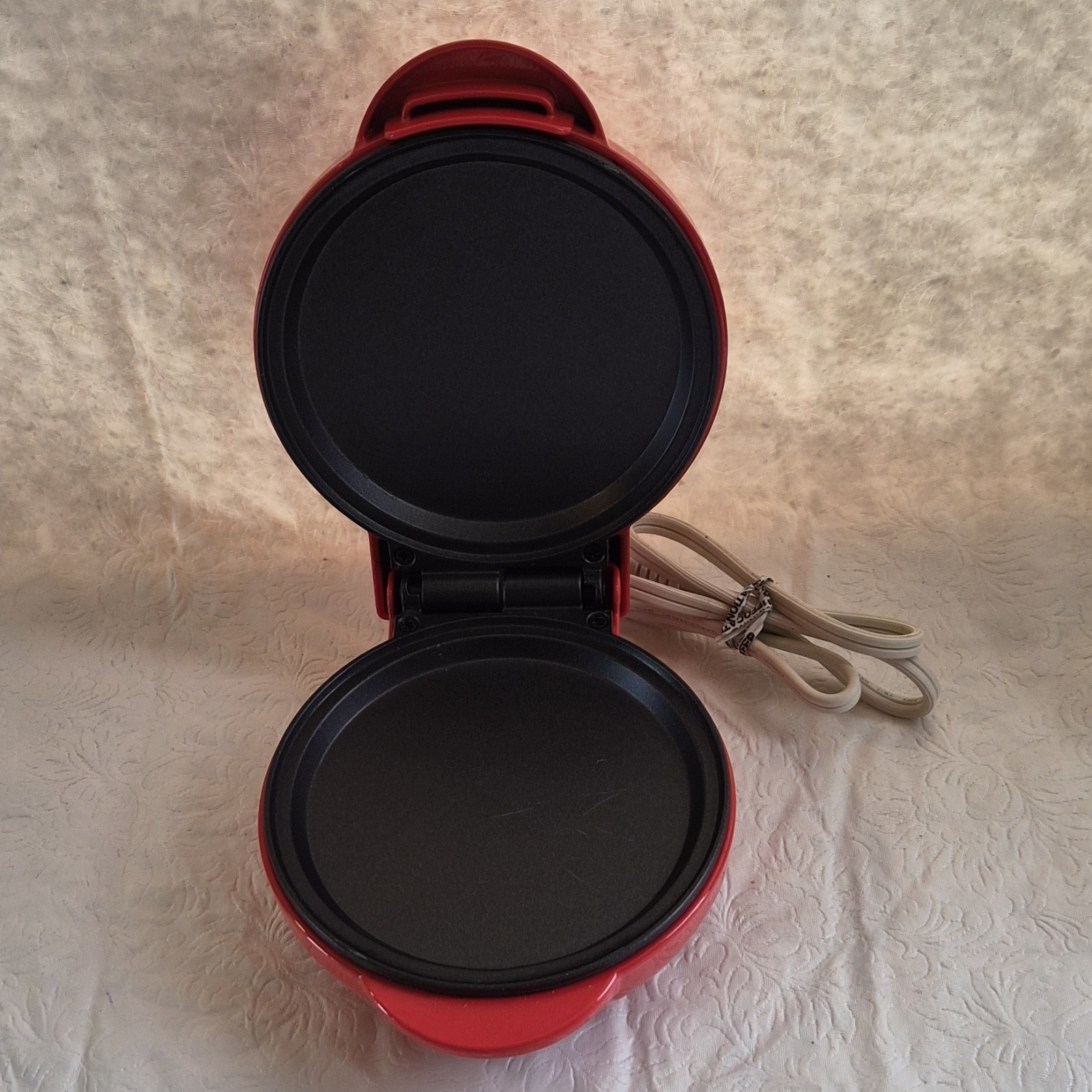 Nostalgia MyMini MGD5RD Indoor Electric Non-Stick Griddle Red 550W