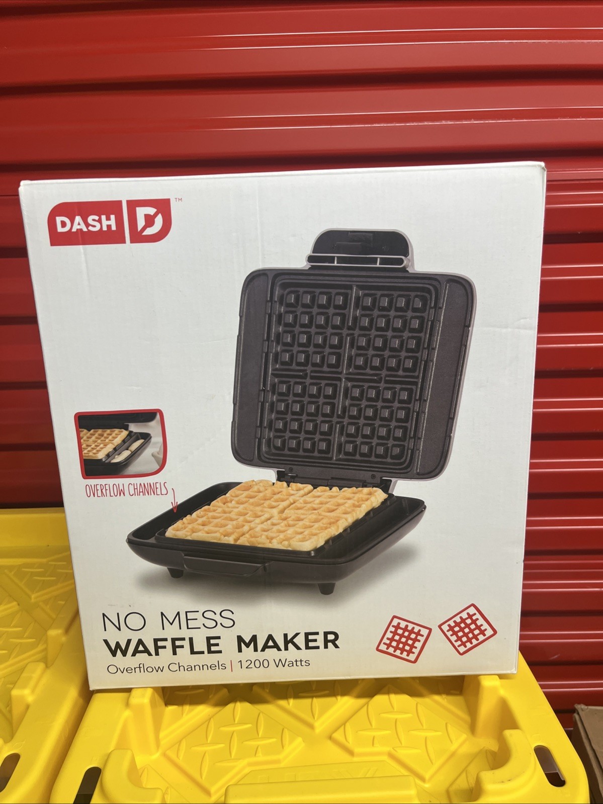 DASH Silver Countertop No-Drip Waffle Maker Non Stick 4 Slice Griddle Appliance