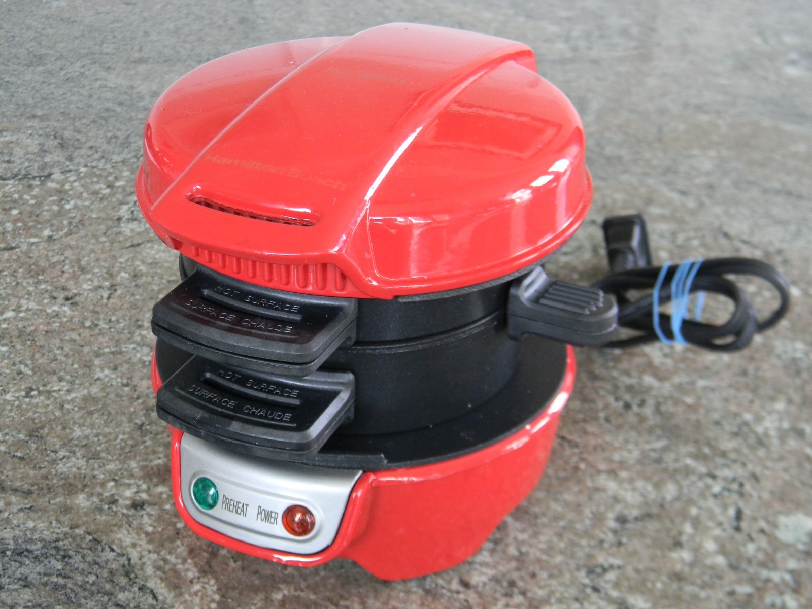 Hamilton Beach Model: ST29 Breakfast Sandwich Maker – Red – Very Good Condition!