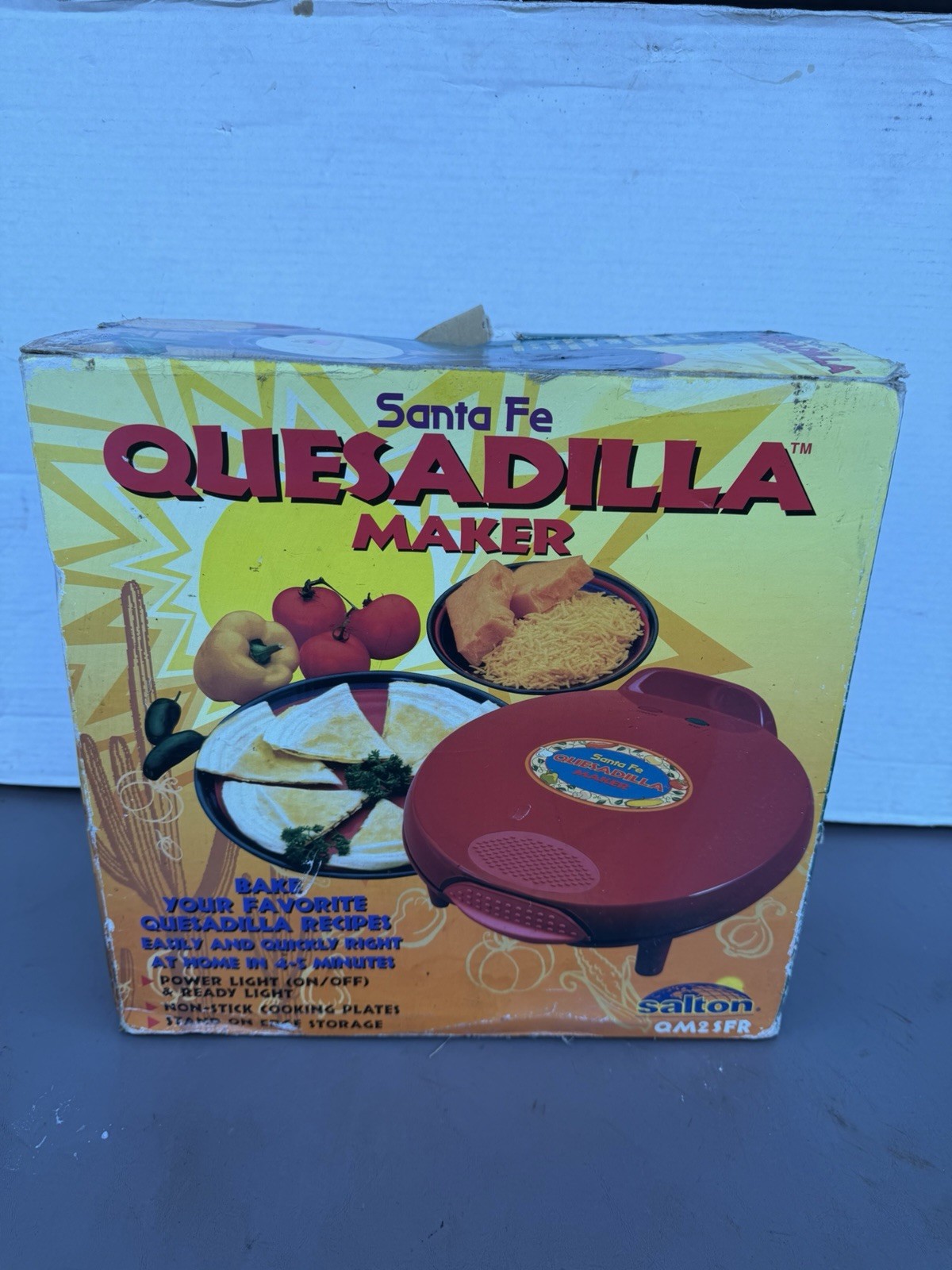 Santa Fe 12″ Quesadilla Maker QM2SFR Red Salton 2002