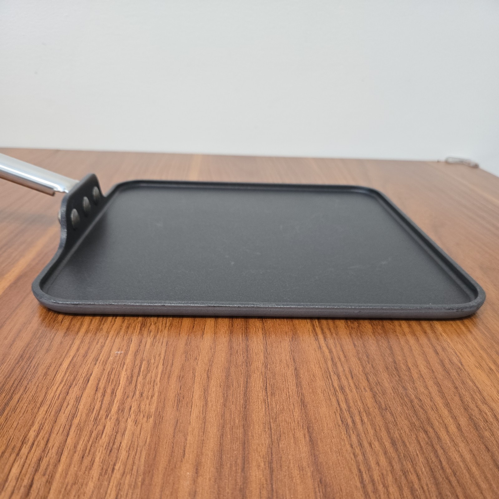CALPHALON FLAT 11″ SQUARE HARD ANODIZED ALUMINUM NONSTICK GRIDDLE 1211