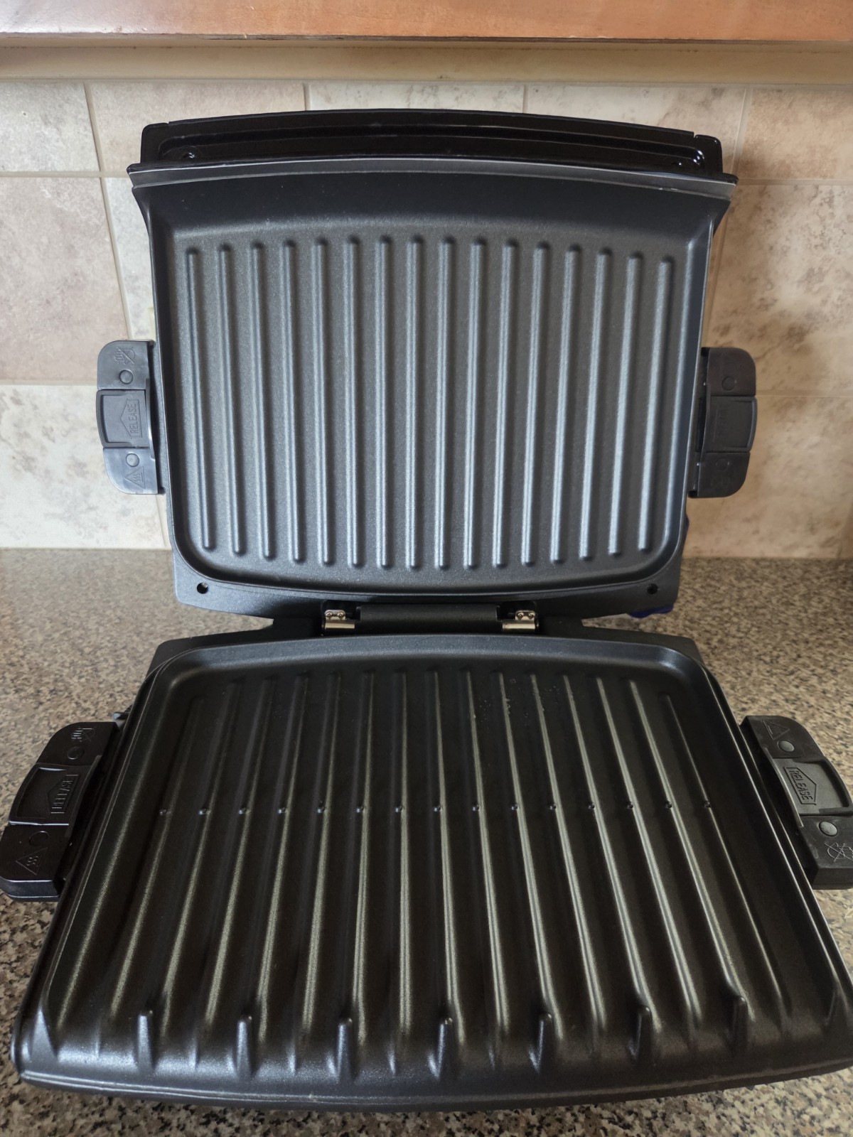 George Foreman Grilling Machine Removable Grill Plates GRP99BLK