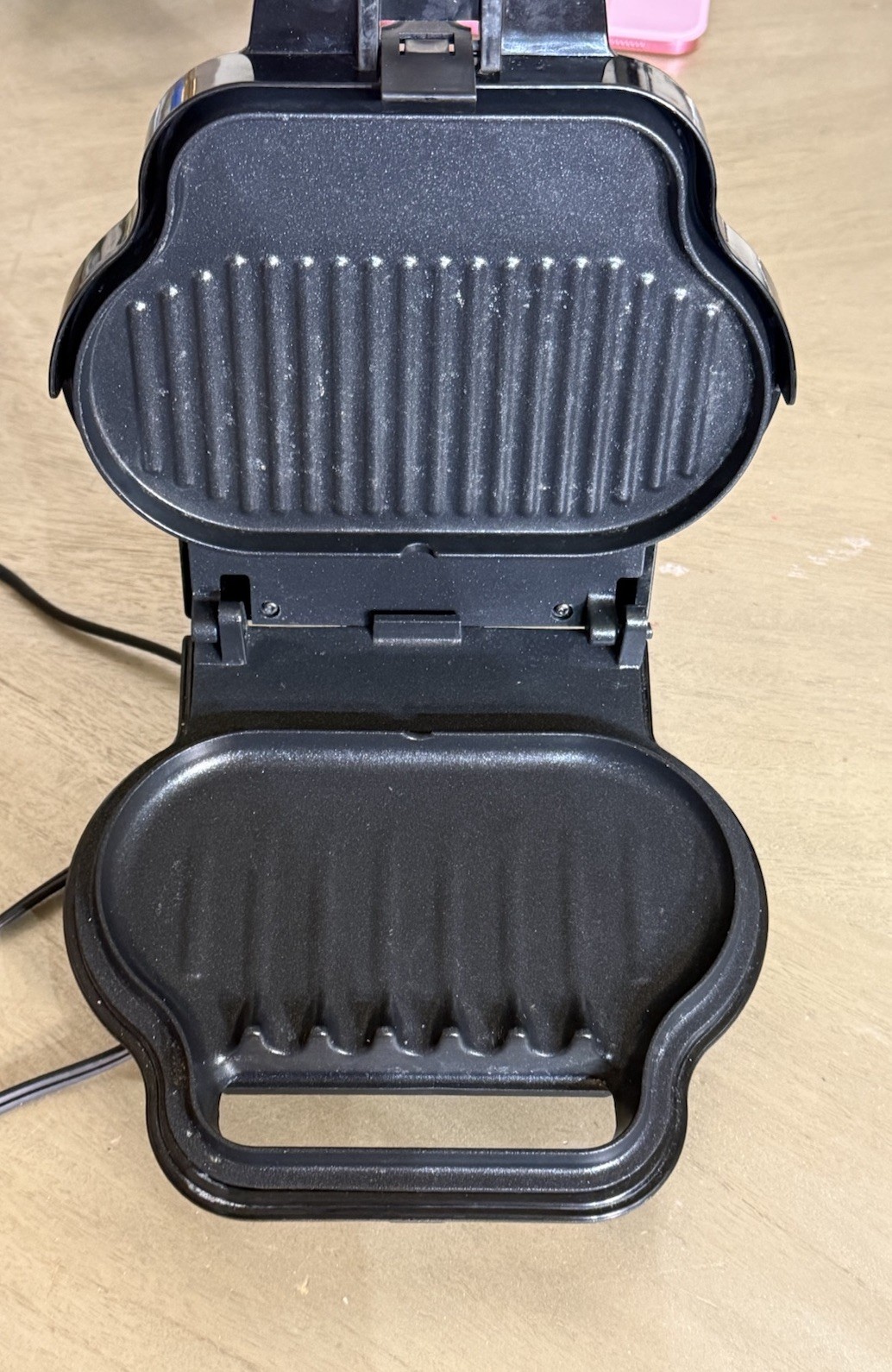 George Foreman GR-10 Electric Contact Grill 760W 120V Rectangular Black