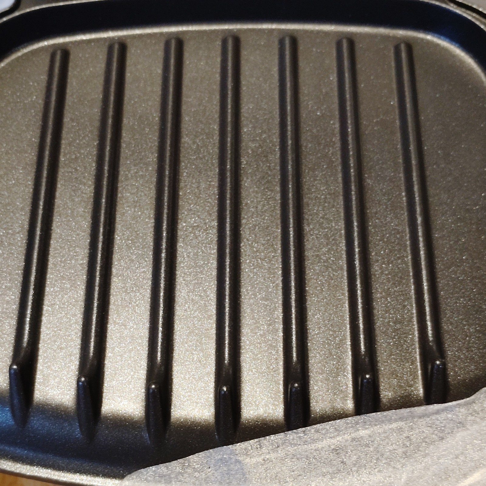 George Foreman GR10ABWI Contact Grill 1200W 120V Electric Blue/Silver