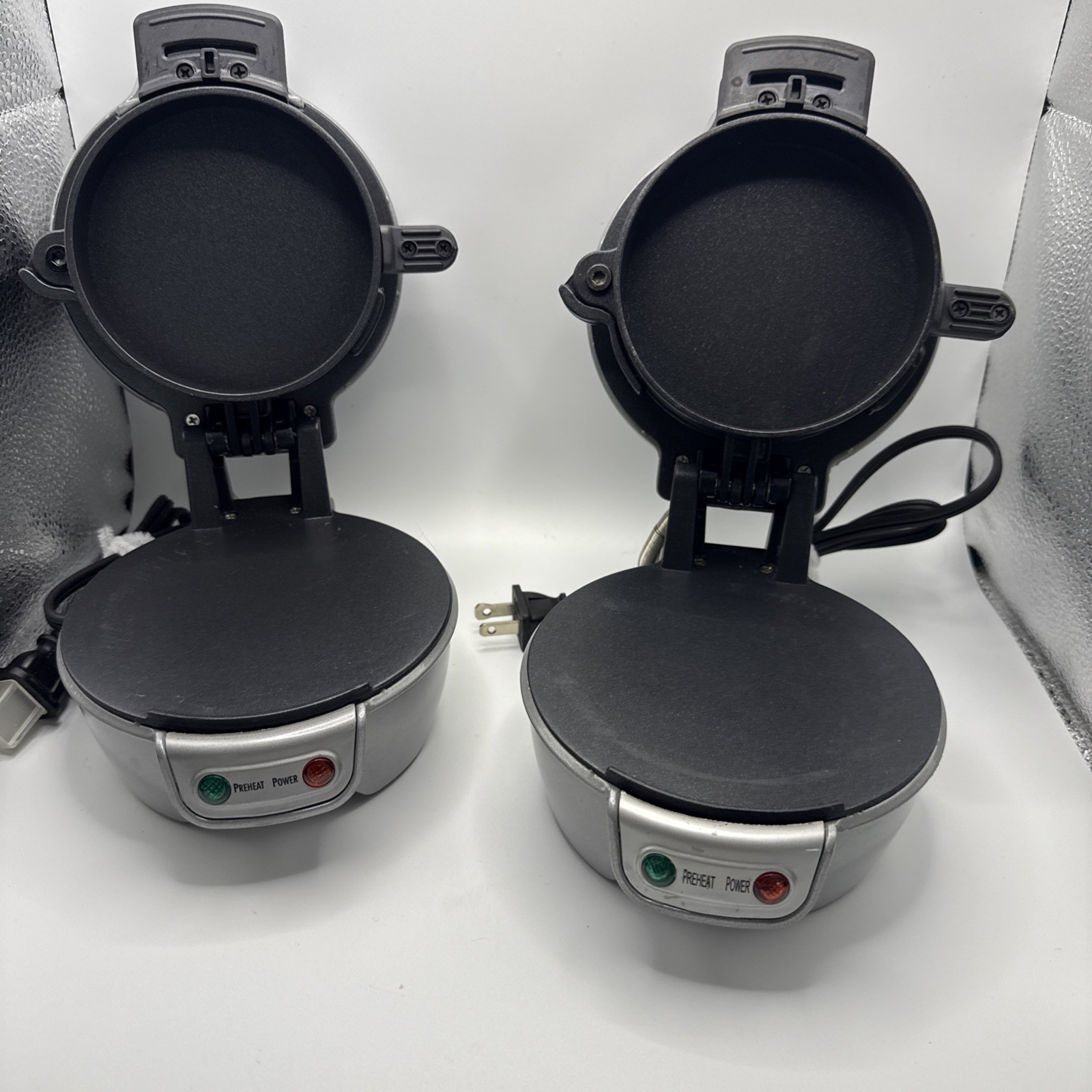 2 Hamilton Beach Breakfast Sandwich Makers with Egg Cooker Ring Black 600 Watt