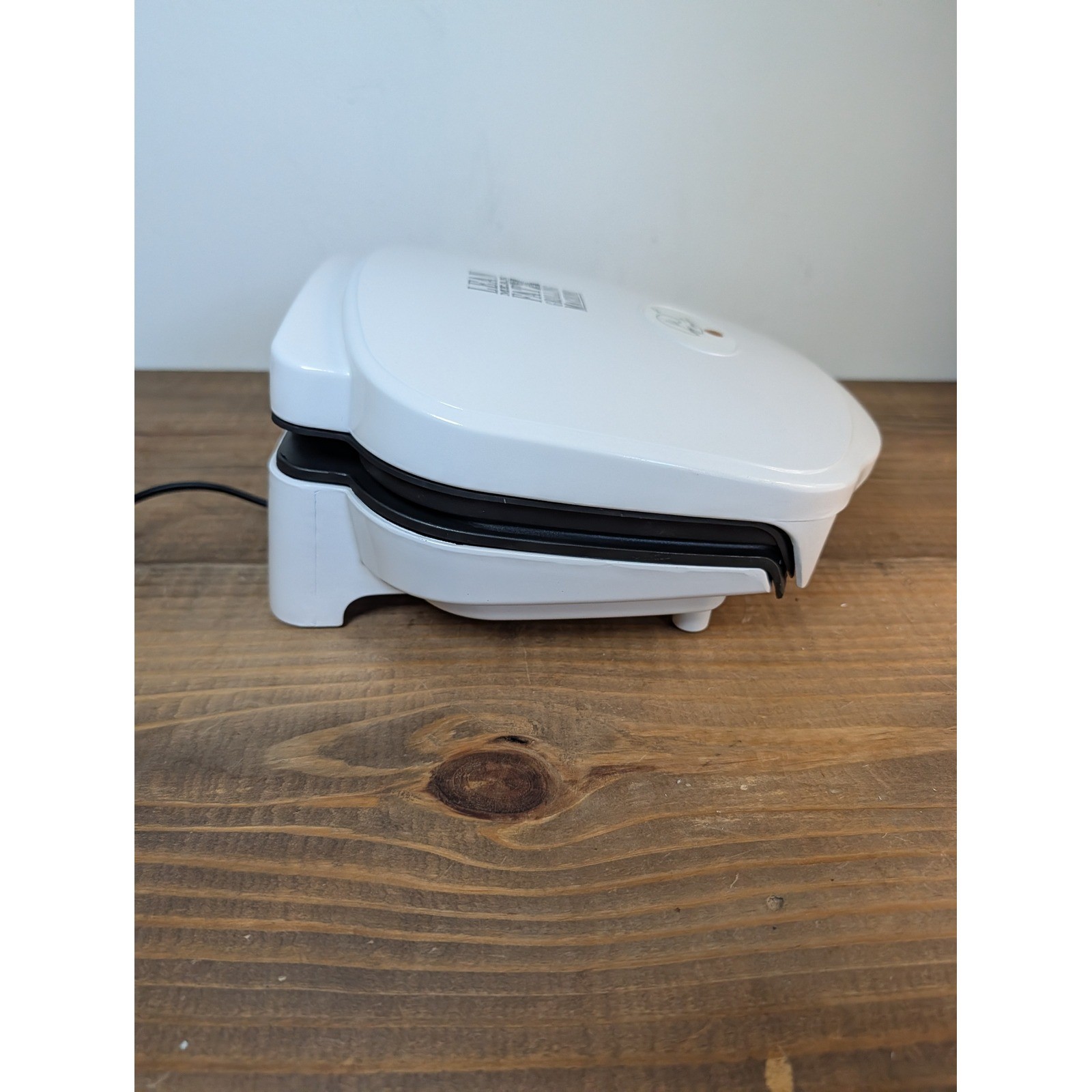 George Foreman Lean Mean Fat Reducing Grilling Machine White Indoor Grill GR18