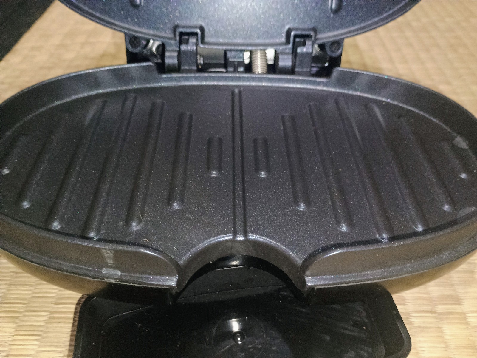 Proctor Silex Durable Compact countertop Grill G44 w/ drip tray 9.9/10 condition