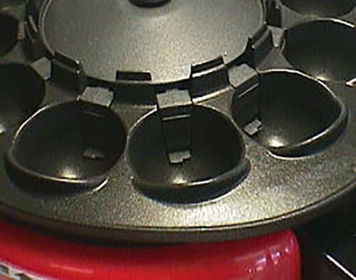 Takoyaki Maker with Auto-Turning Feature “Takoyaki Factory Tonton” 1200W KS-2614