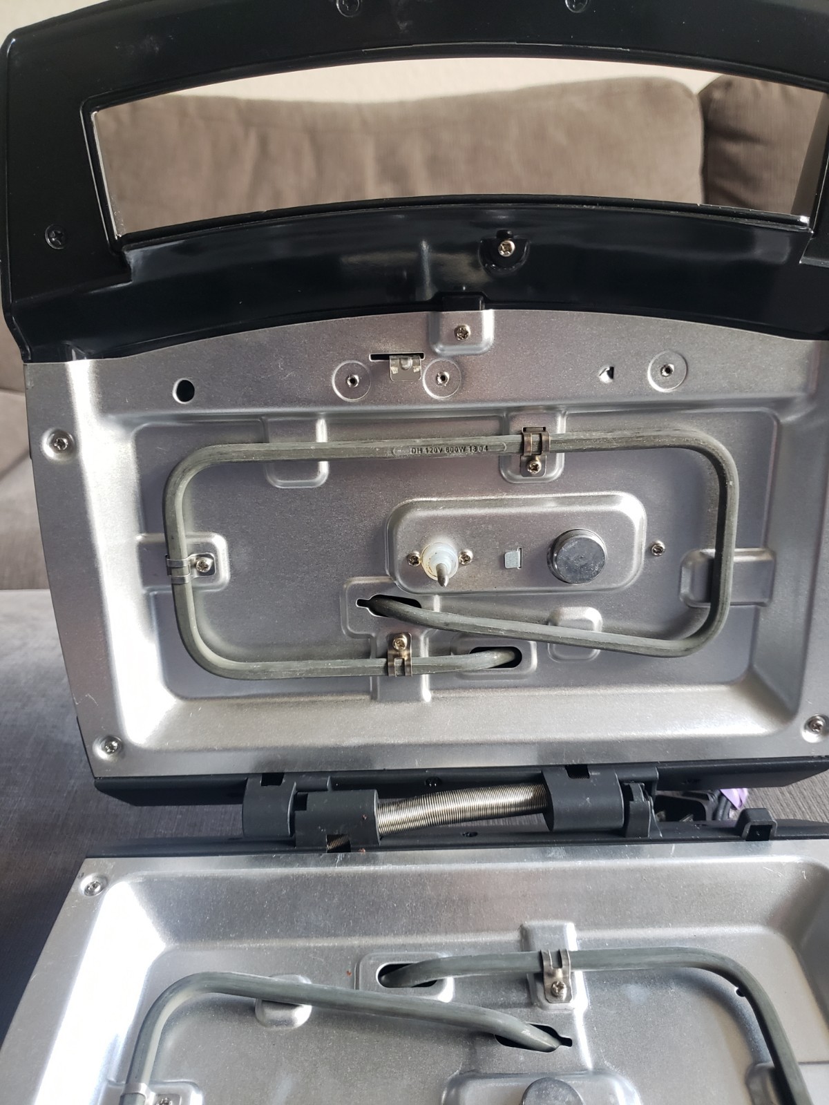 JOHNSONVILLE SIZZLING SAUSAGE INDOOR ELECTRIC GRILL BTG-0498 (PARTS) Read Desc..