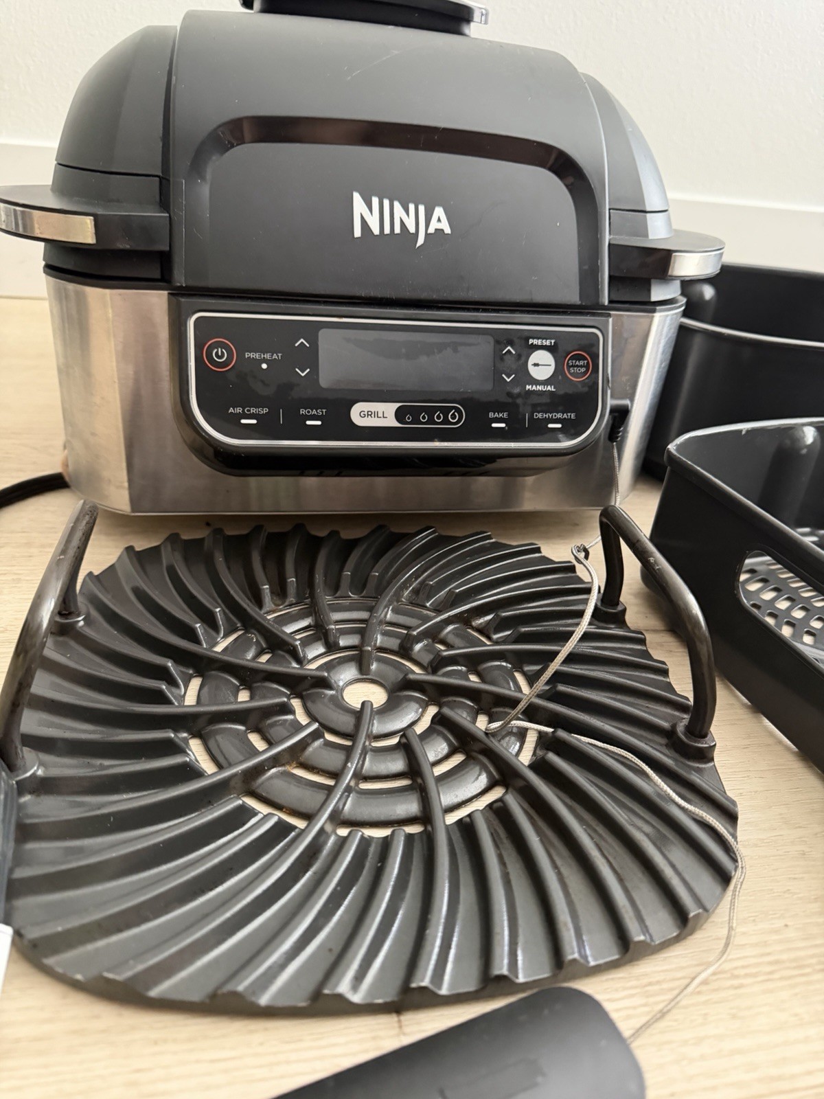 Ninja Foodi Smart 5-in-1 Indoor Grill, Air Crisp, Roast, Bake,Dehydrate EUC