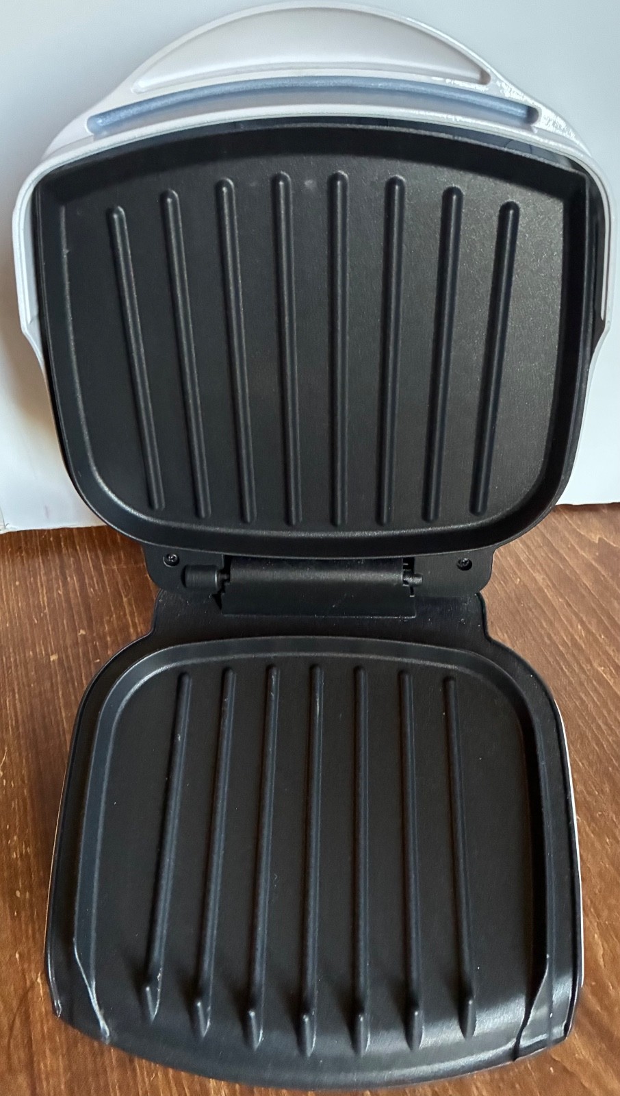 George Foreman Lean Mean Fat Reducing Grilling Machine GR10WGR White Electric