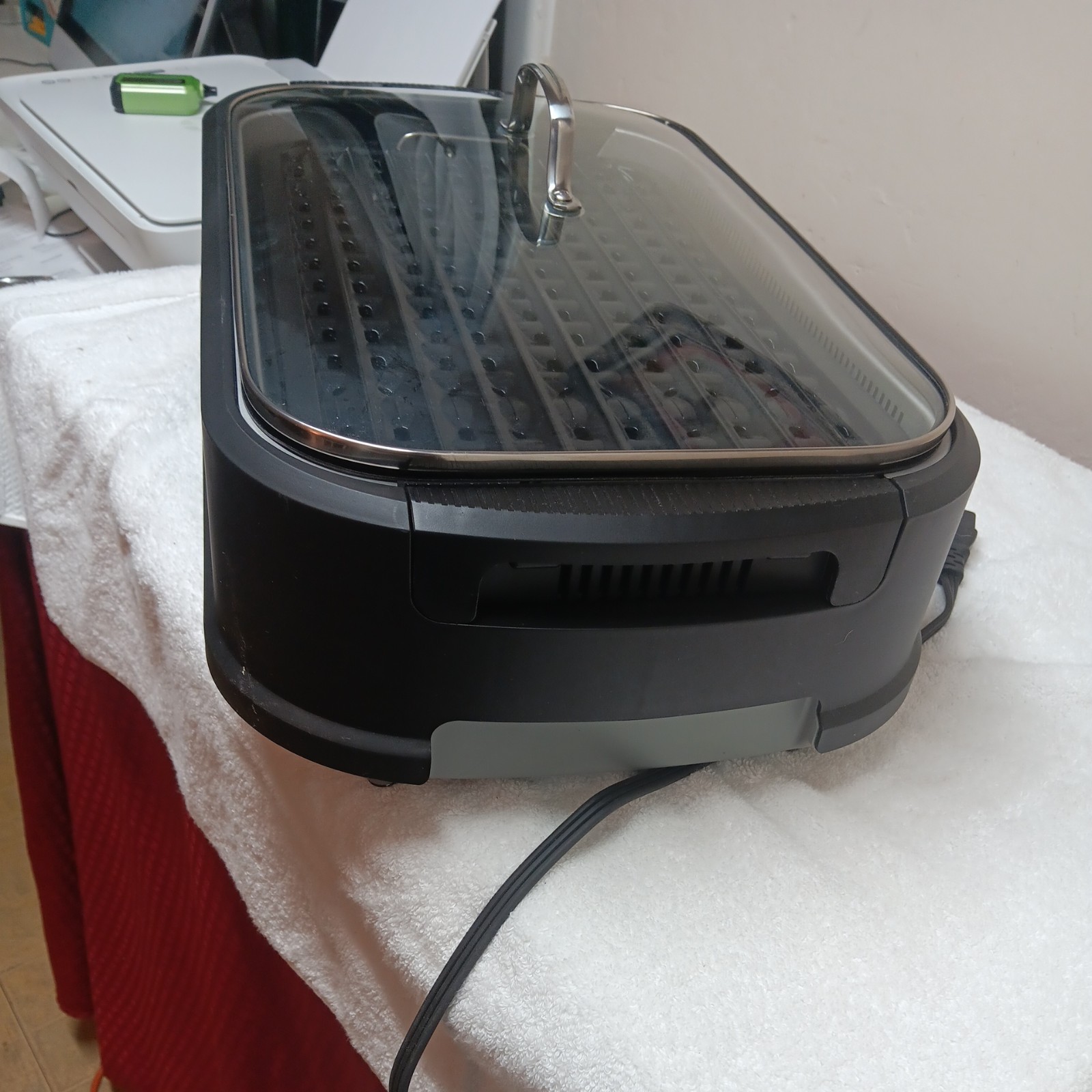 SHAQ 3-in-1 Smokeless Grill modelpg-1500xl open box never used. lift off lid