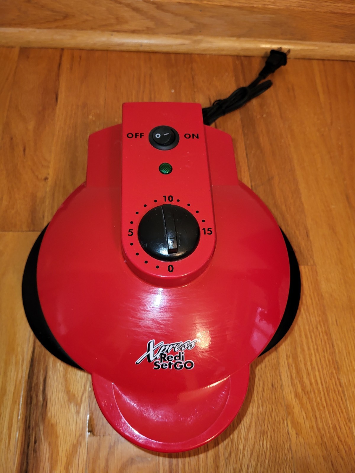 Xpress Redi Set Go Cooker W/ Bonus EXTRAS Recipes Shaker Measuring Spoons + More