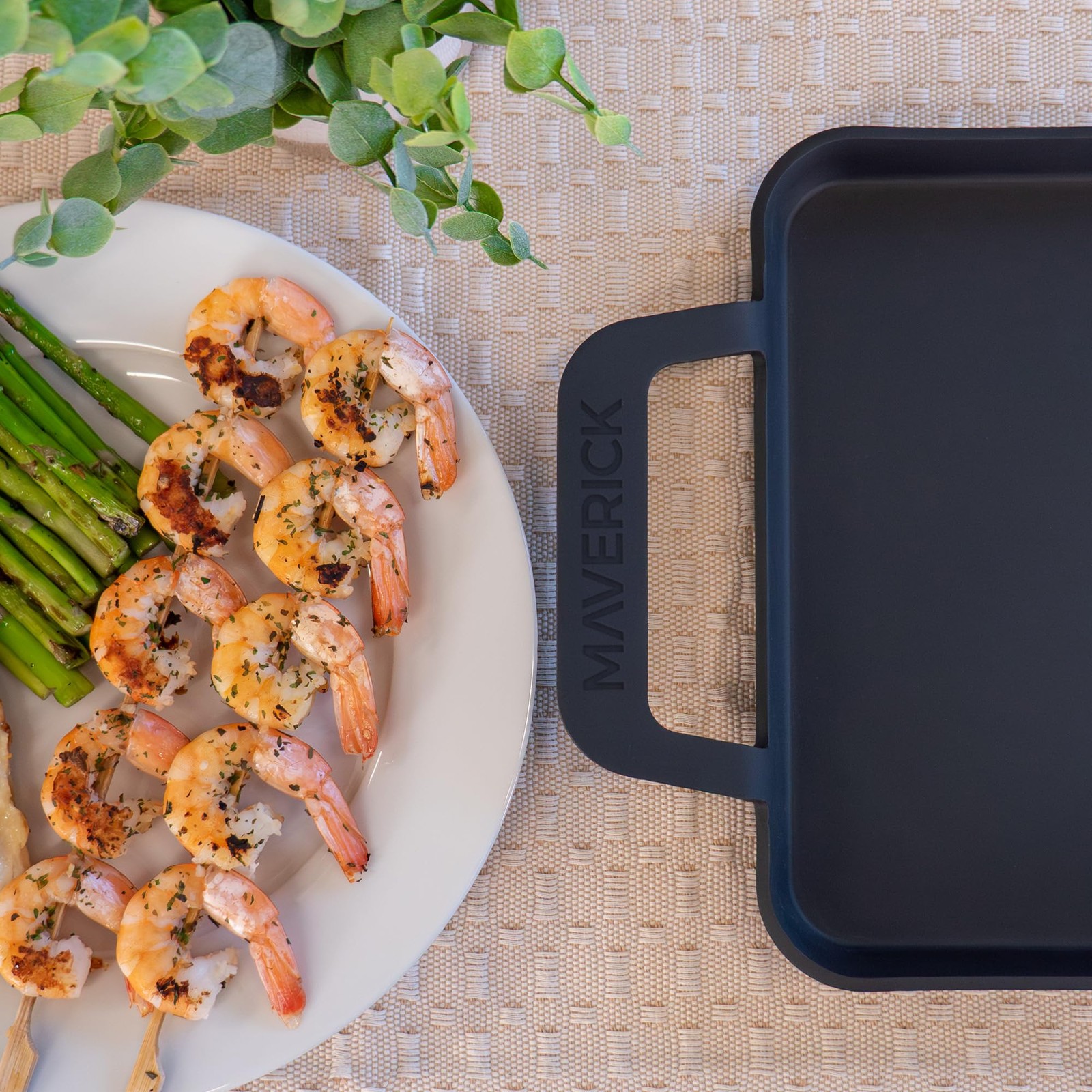 Maverick 22-Inch Preseasoned Carbon Steel Griddle 4mm Heavy-Duty Flat Top Grill